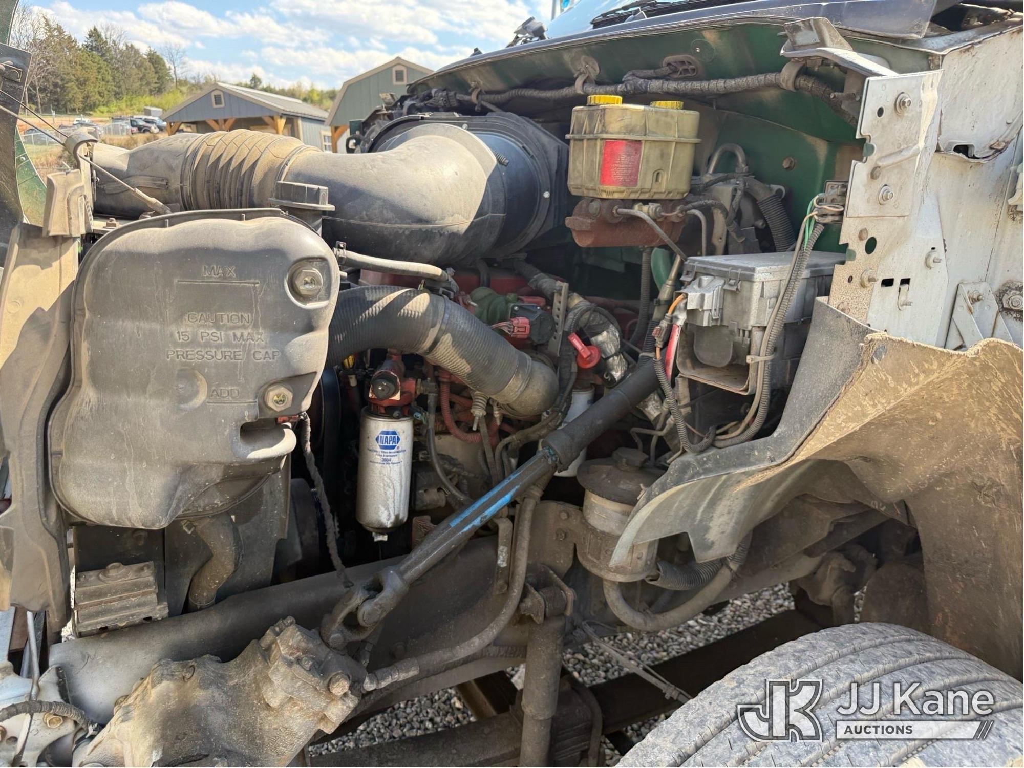 (Kodak, TN) 2008 Ford F750 Chipper Dump Truck Runs, Moves, Dump Operates, Body Damage