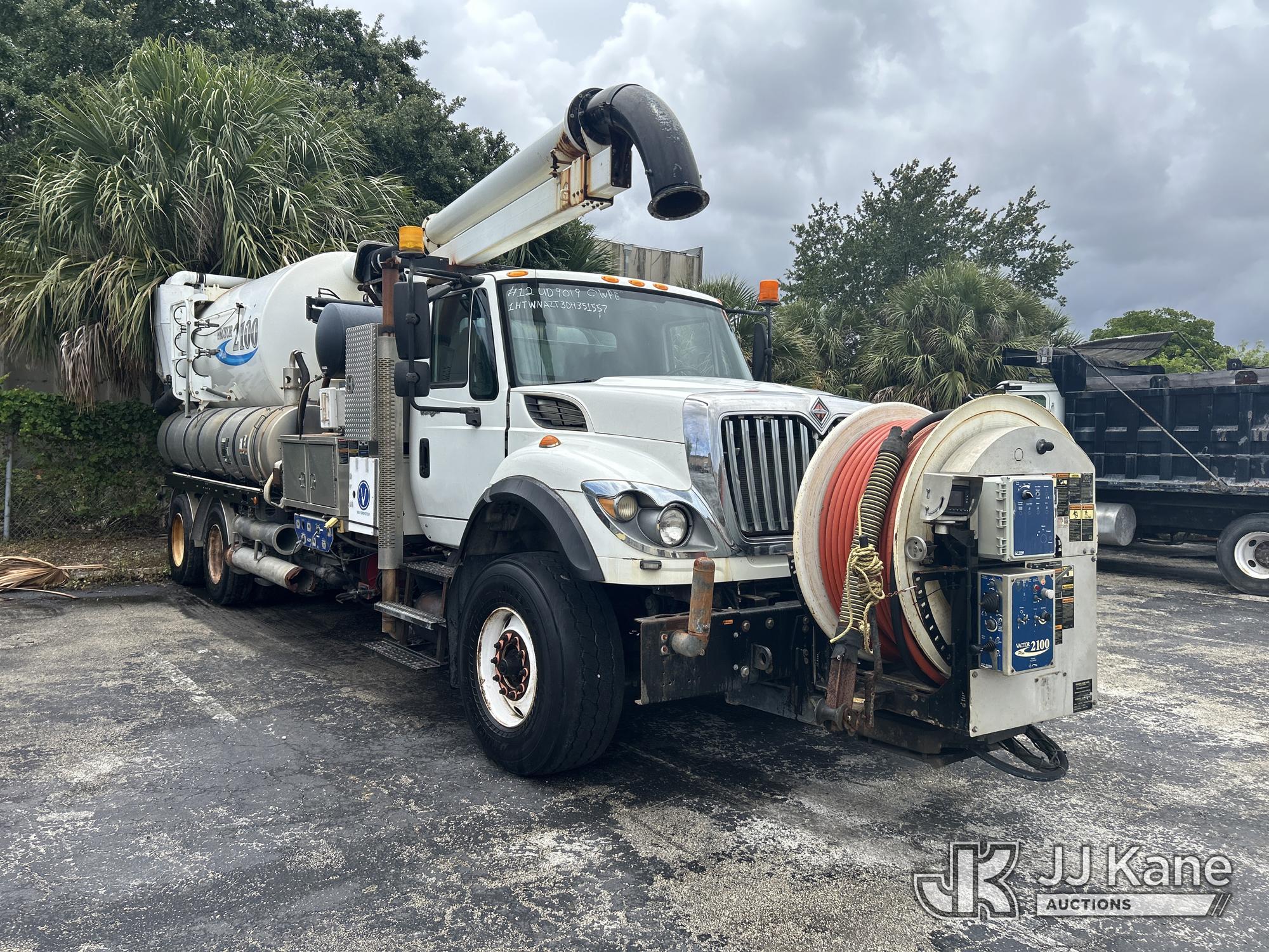 (West Palm Beach, FL) Vactor 2100, Vactor Unit mounted on 2013 International 7500 T/A Vacuum Excavat