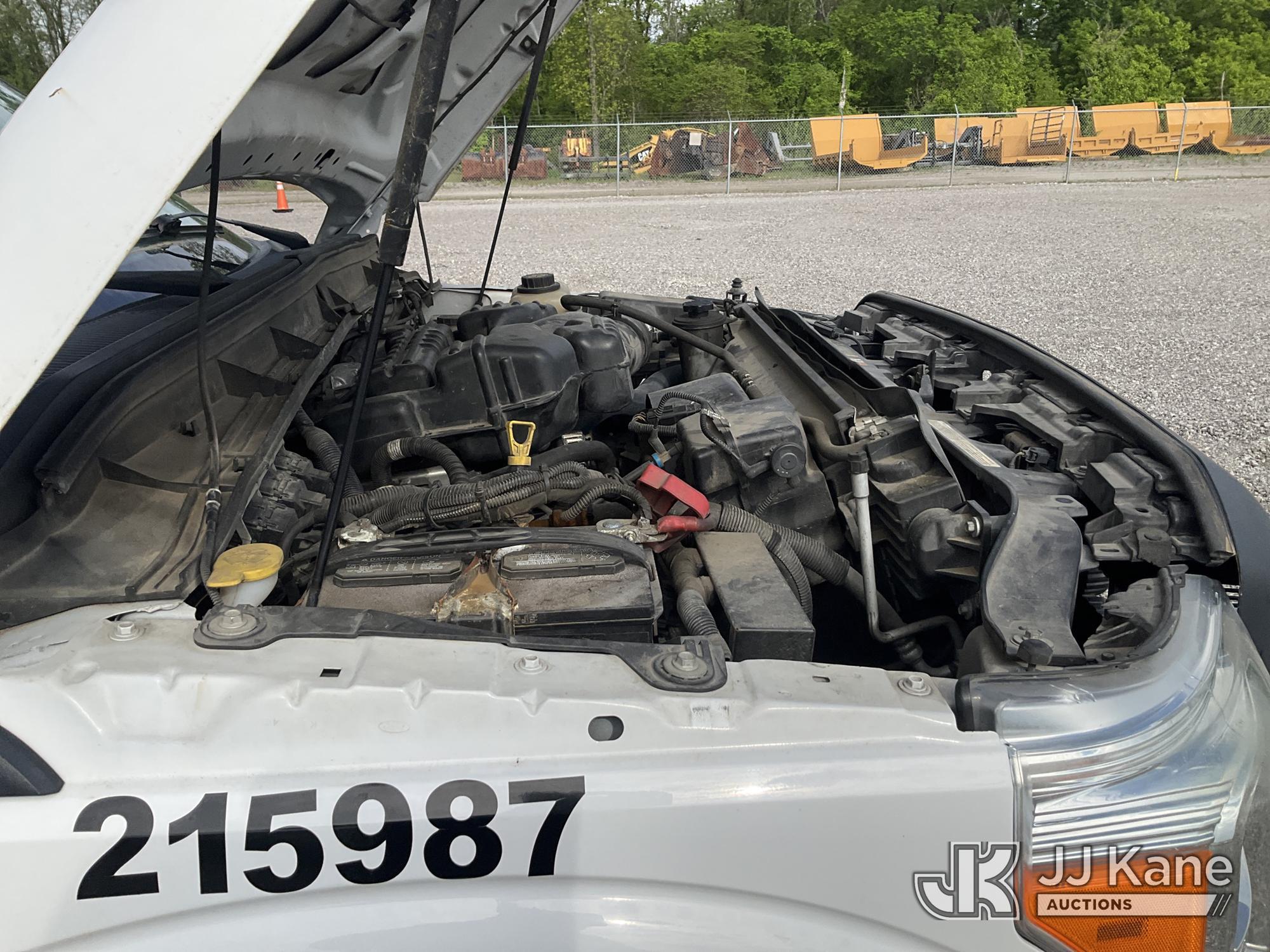 (Verona, KY) 2015 Ford F250 4x4 Service Truck Runs & Moves) (Rust Damage