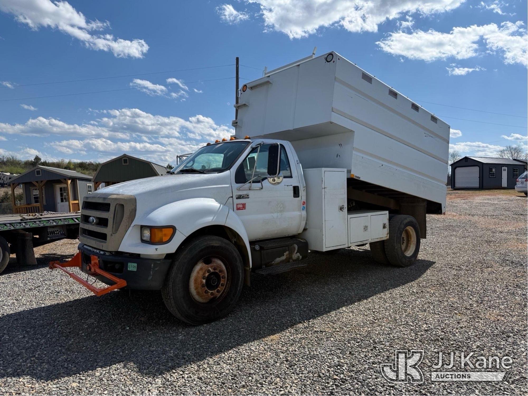 (Kodak, TN) 2008 Ford F750 Chipper Dump Truck Runs, Moves, Dump Operates, Body Damage