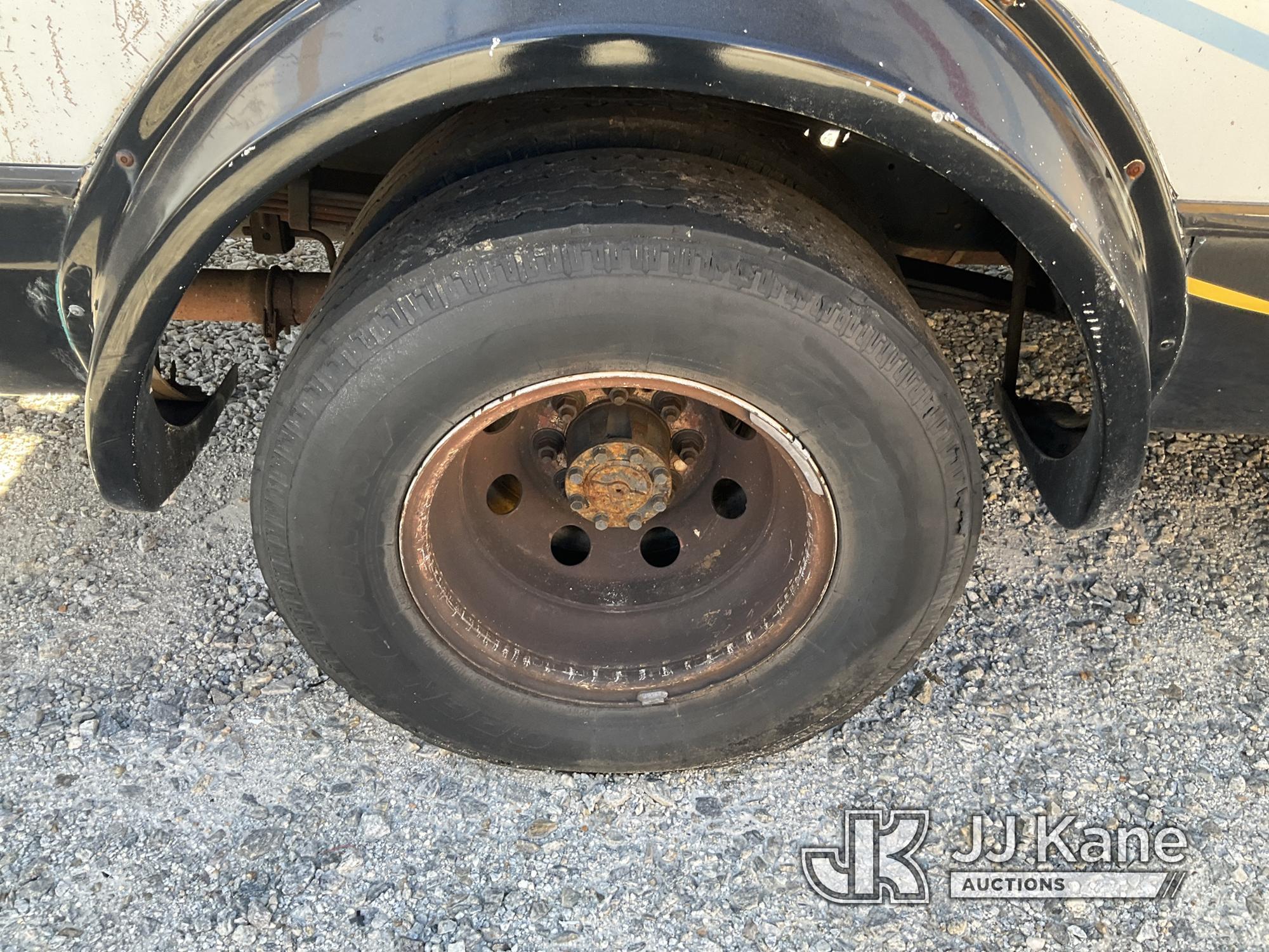 (Villa Rica, GA) 2006 Ford E350 Passenger Bus Not Running, Condition Unknown, Body/Paint Damage, Int