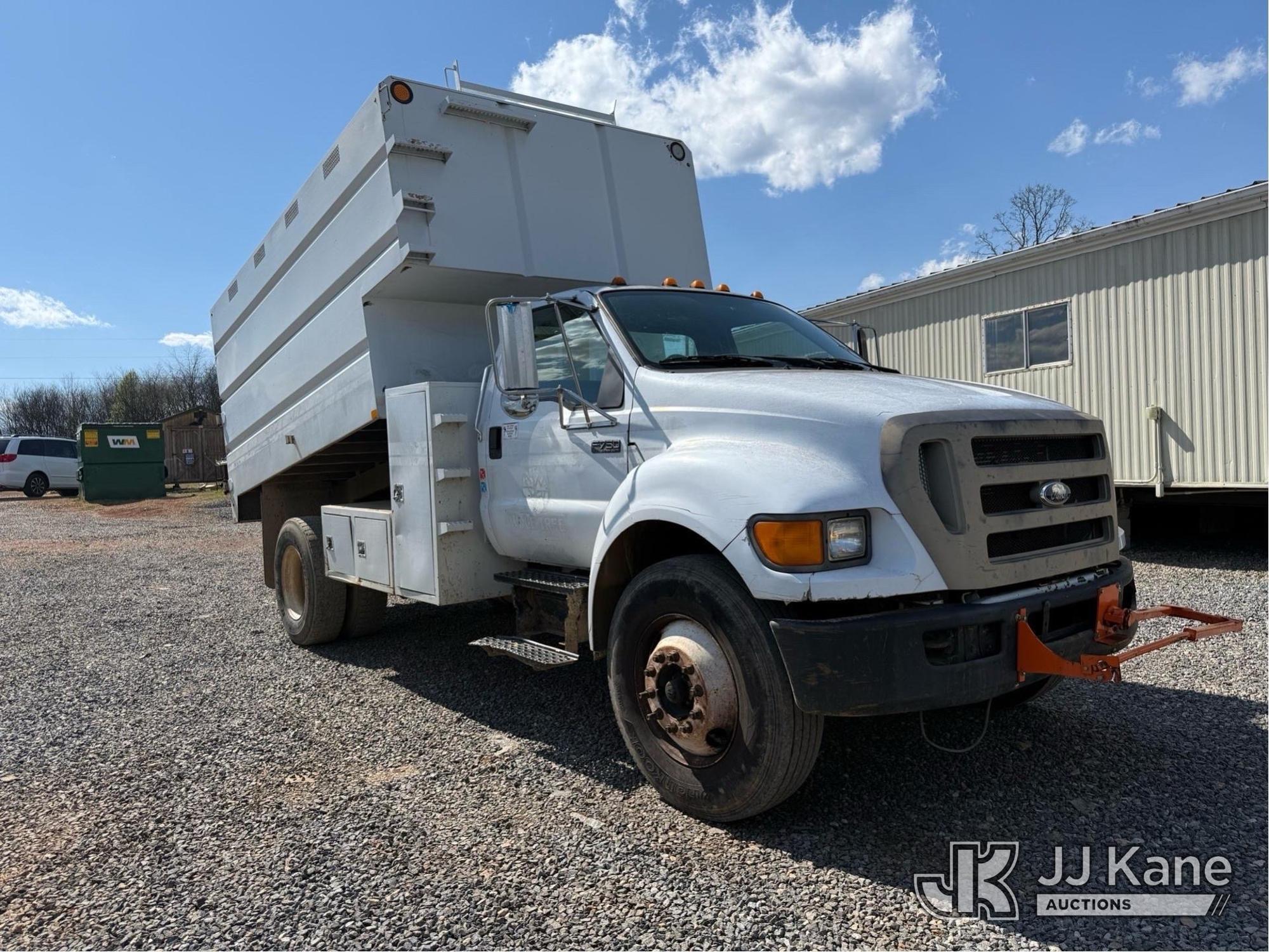 (Kodak, TN) 2008 Ford F750 Chipper Dump Truck Runs, Moves, Dump Operates, Body Damage