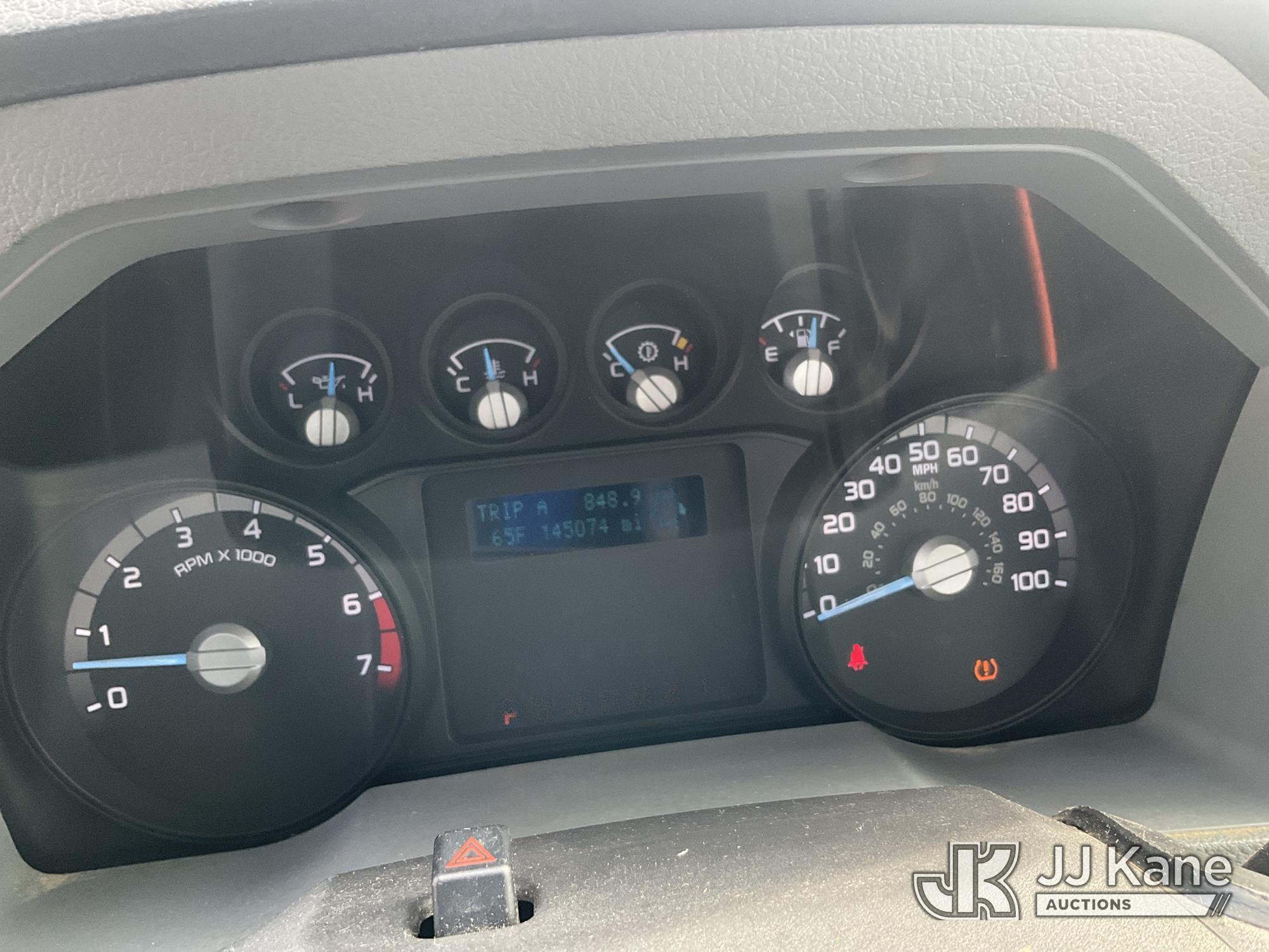 (Verona, KY) 2015 Ford F250 4x4 Service Truck Runs & Moves) (Rust Damage