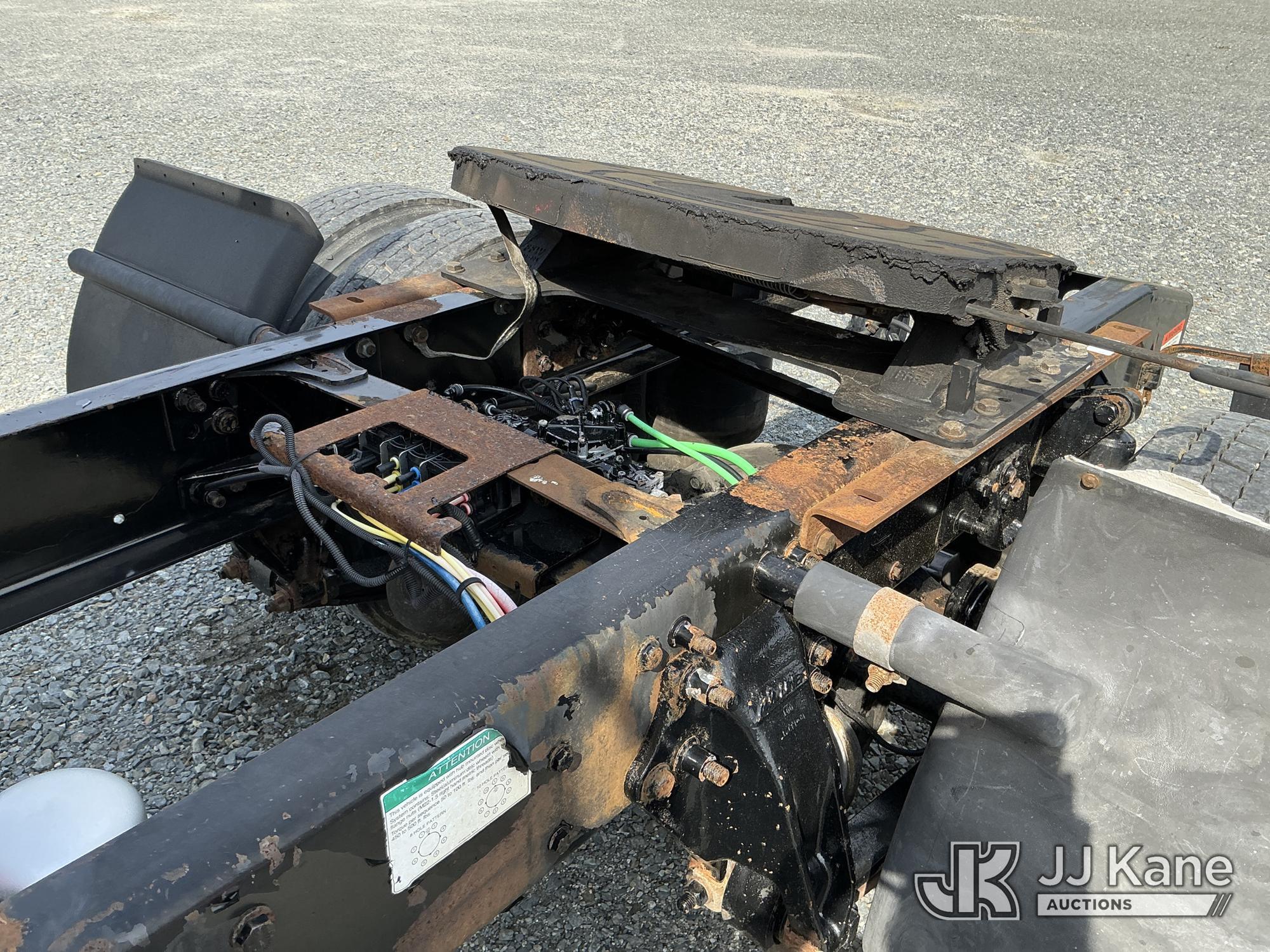 (China Grove, NC) 2006 Freightliner M2 106 S/A Truck Tractor Runs & Moves) (Body/Paint Damage