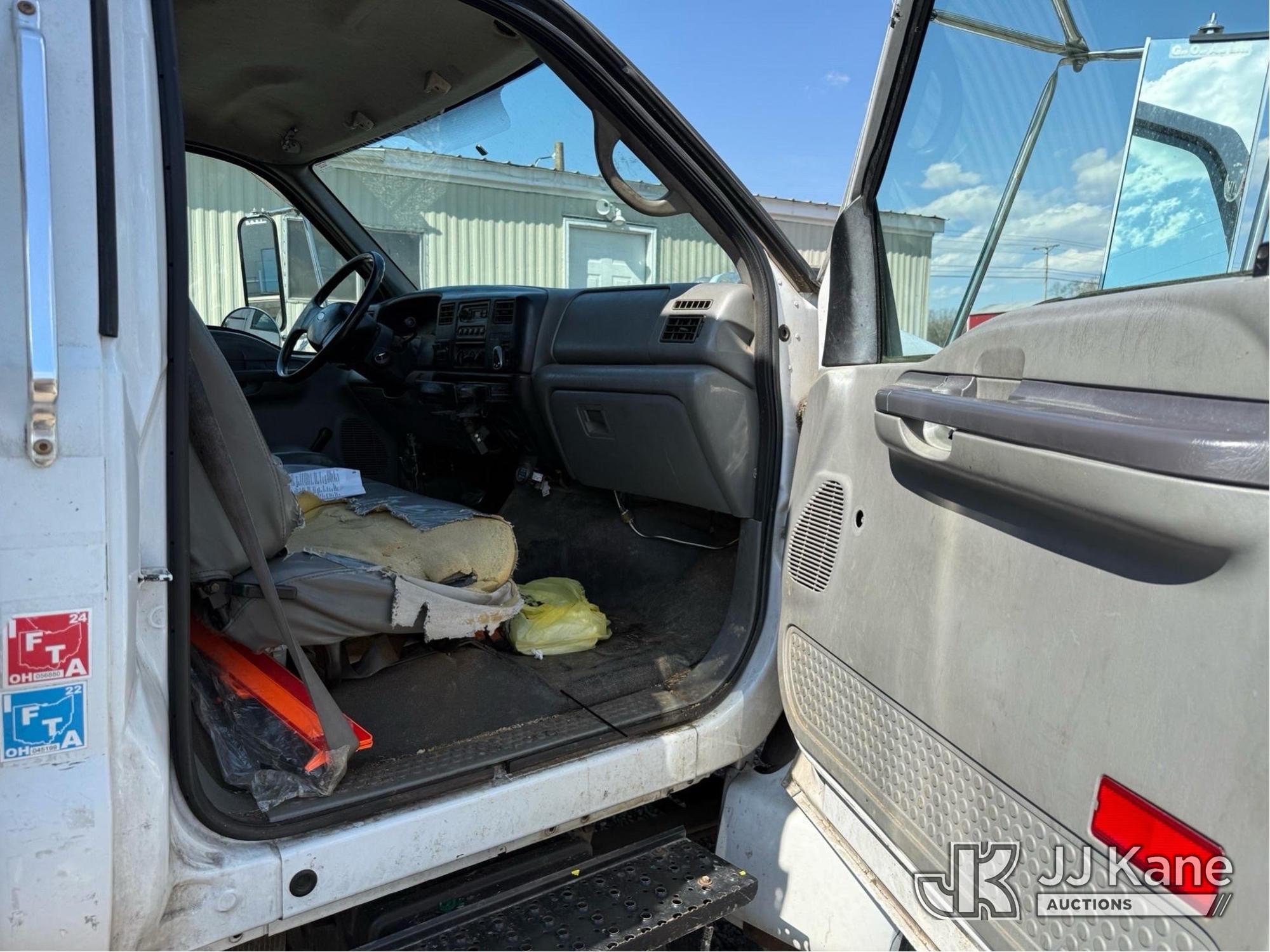 (Kodak, TN) 2008 Ford F750 Chipper Dump Truck Runs, Moves, Dump Operates, Body Damage