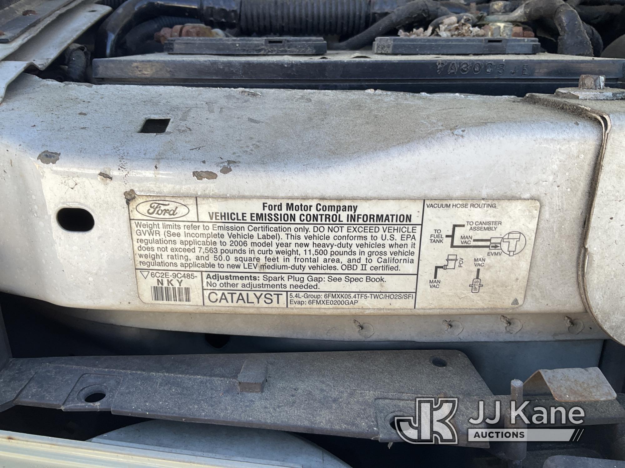 (Villa Rica, GA) 2006 Ford E350 Passenger Bus Not Running, Condition Unknown, Body/Paint Damage, Int