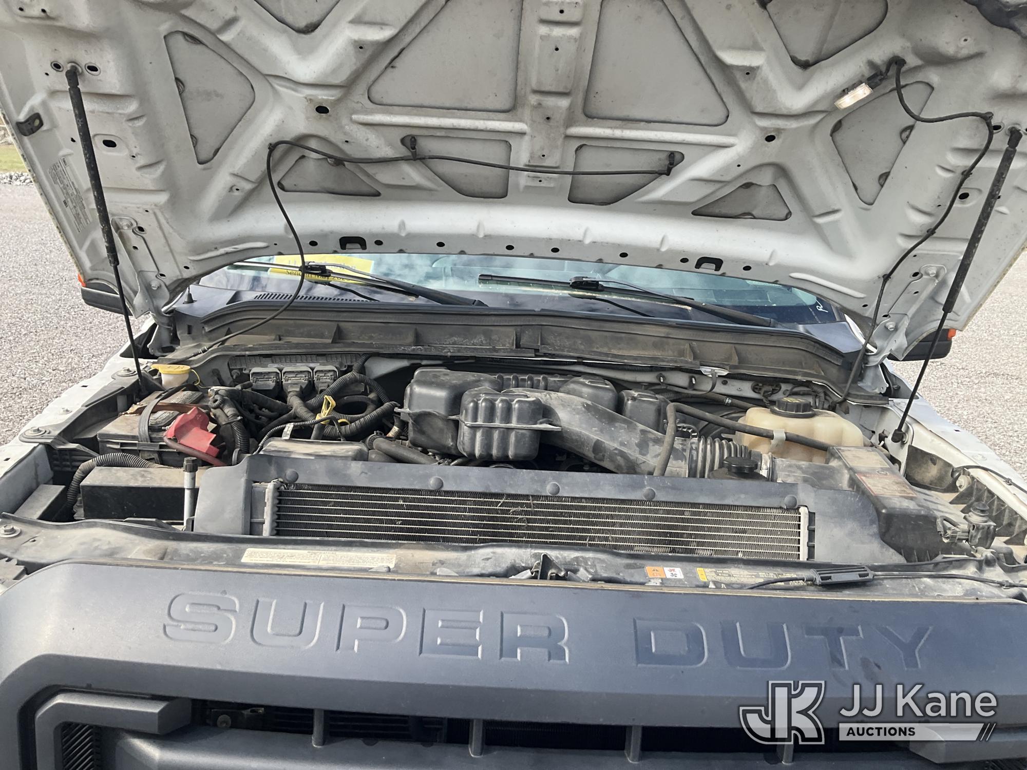 (Verona, KY) 2015 Ford F250 4x4 Service Truck Runs & Moves) (Rust Damage