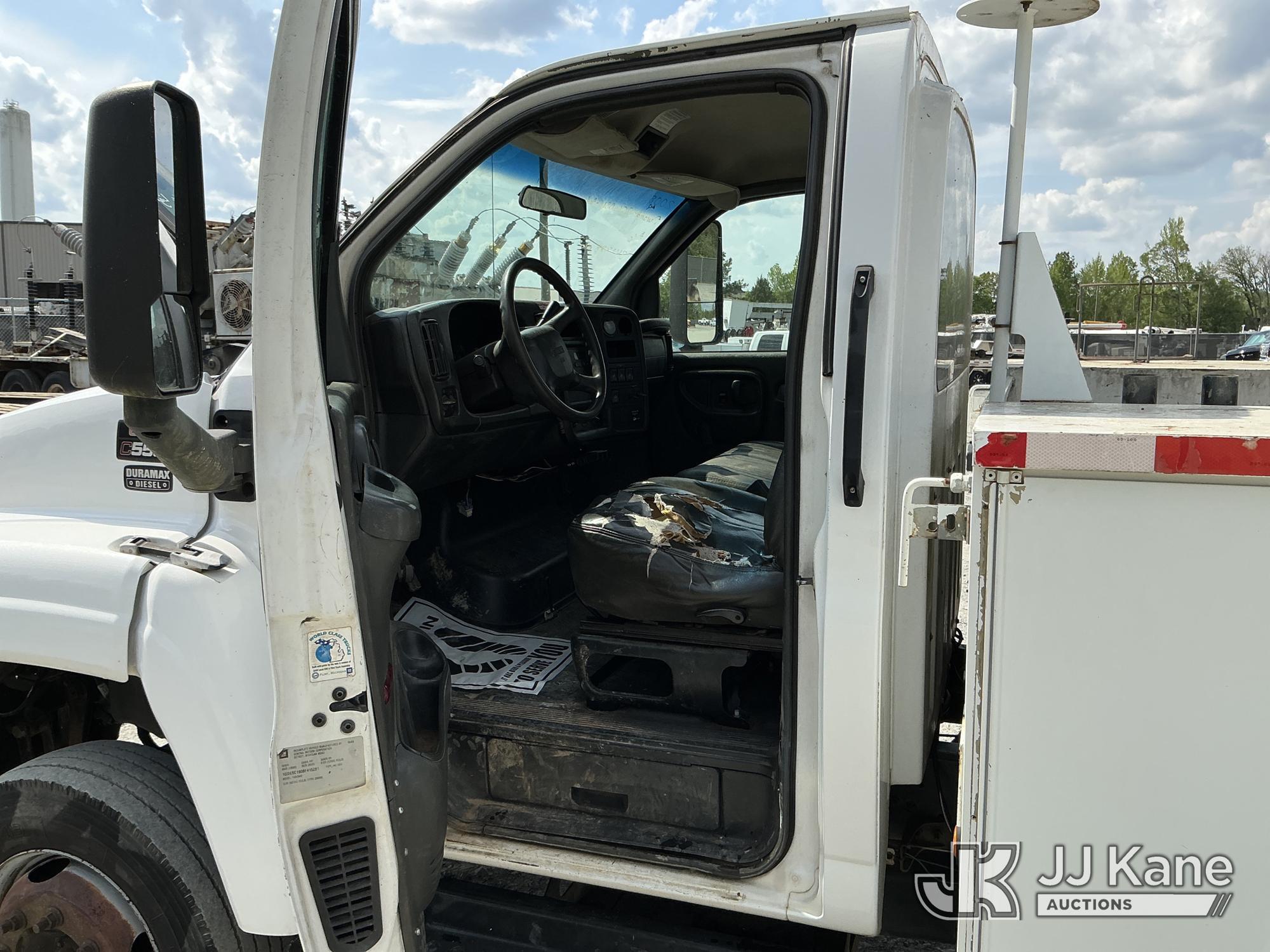 (China Grove, NC) 2008 GMC C5500 Service Truck Runs & Moves) (Check Engine Light On, Body Damage, Mi