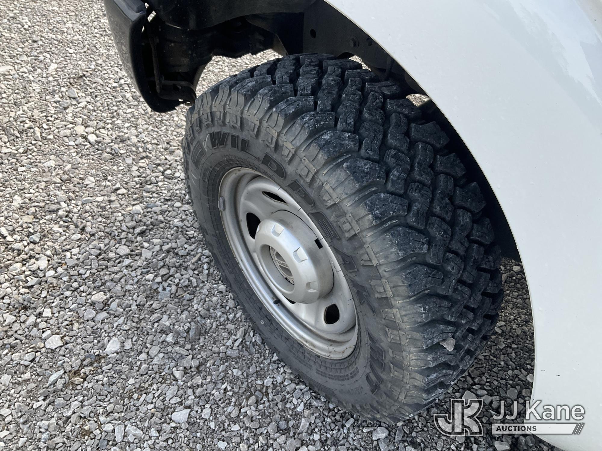(Verona, KY) 2015 Ford F250 4x4 Service Truck Runs & Moves) (Rust Damage