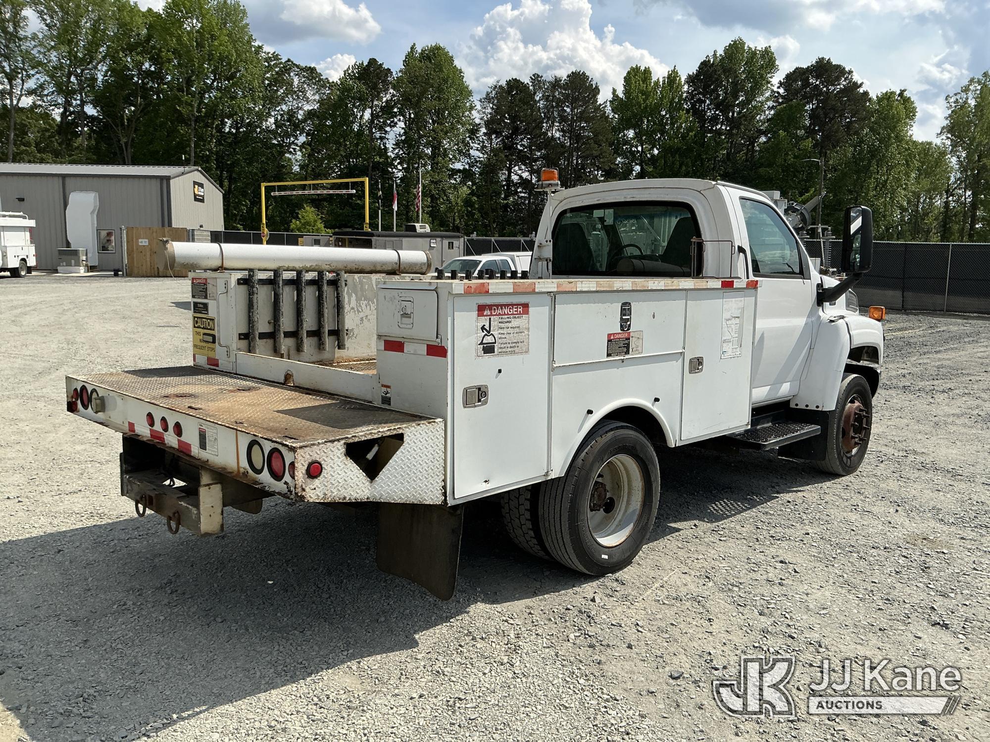(China Grove, NC) 2008 GMC C5500 Service Truck Runs & Moves) (Check Engine Light On, Body Damage, Mi