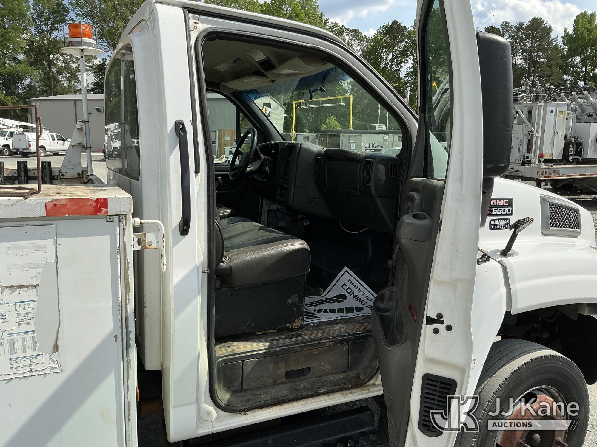 (China Grove, NC) 2008 GMC C5500 Service Truck Runs & Moves) (Check Engine Light On, Body Damage, Mi