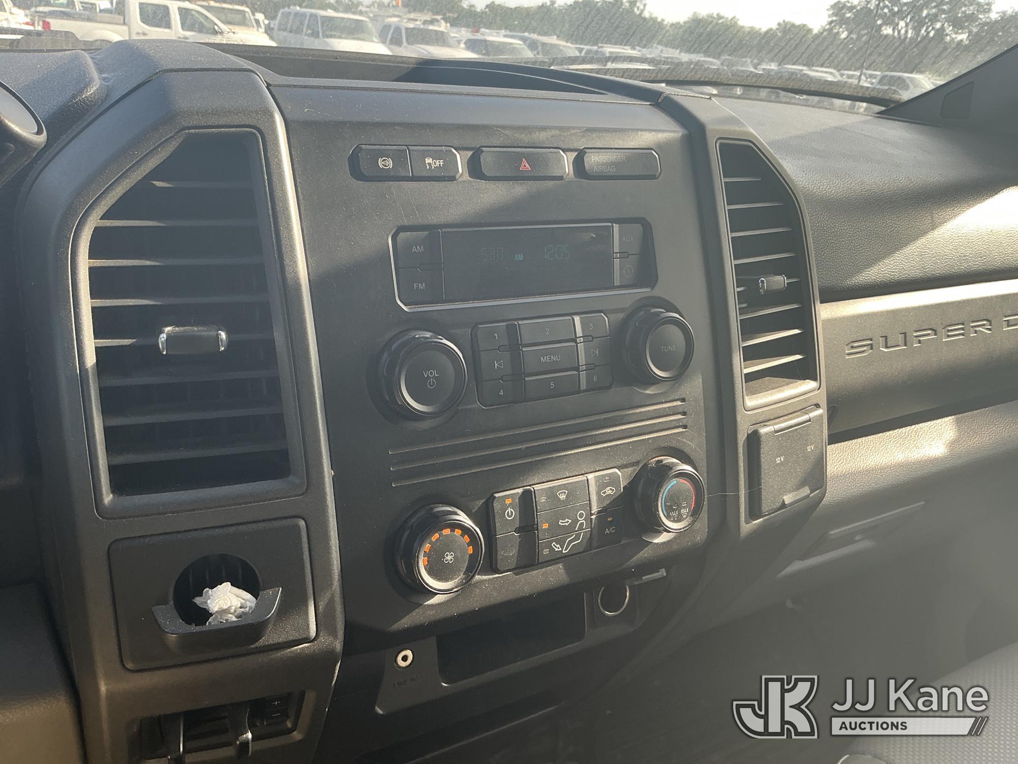 (Tampa, FL) 2017 Ford F550 Chipper Dump Truck Runs, Moves, & Operates) (Jump To Start, Check Engine
