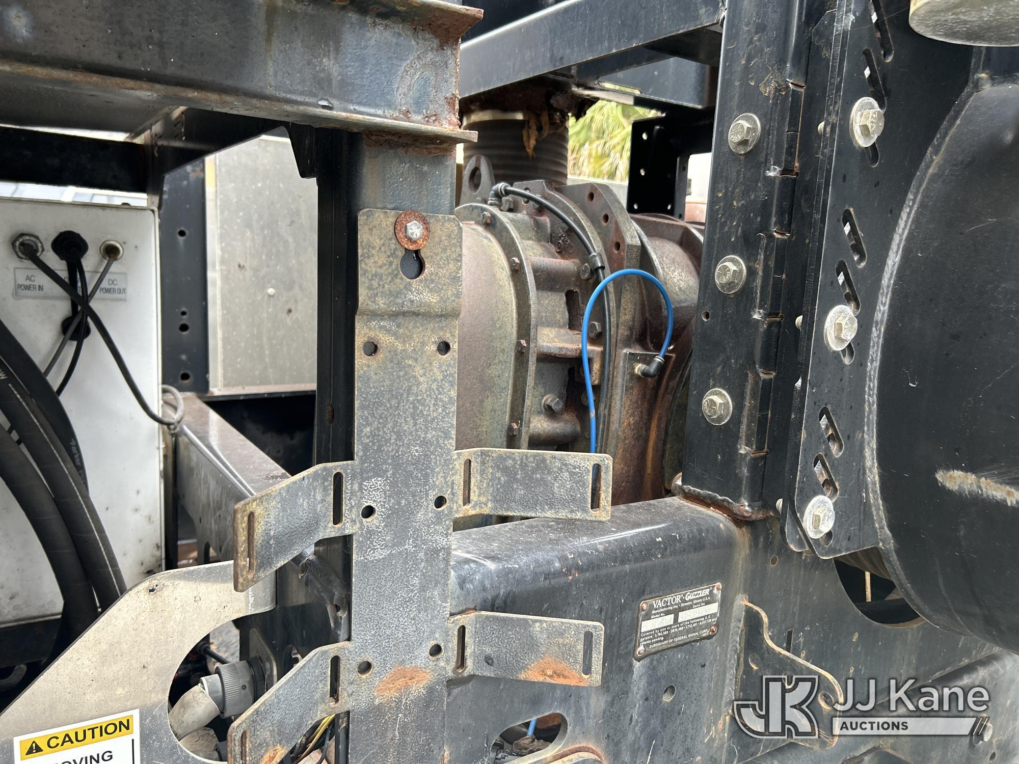 (West Palm Beach, FL) Vactor 2100, Vactor Unit mounted on 2013 International 7500 T/A Vacuum Excavat