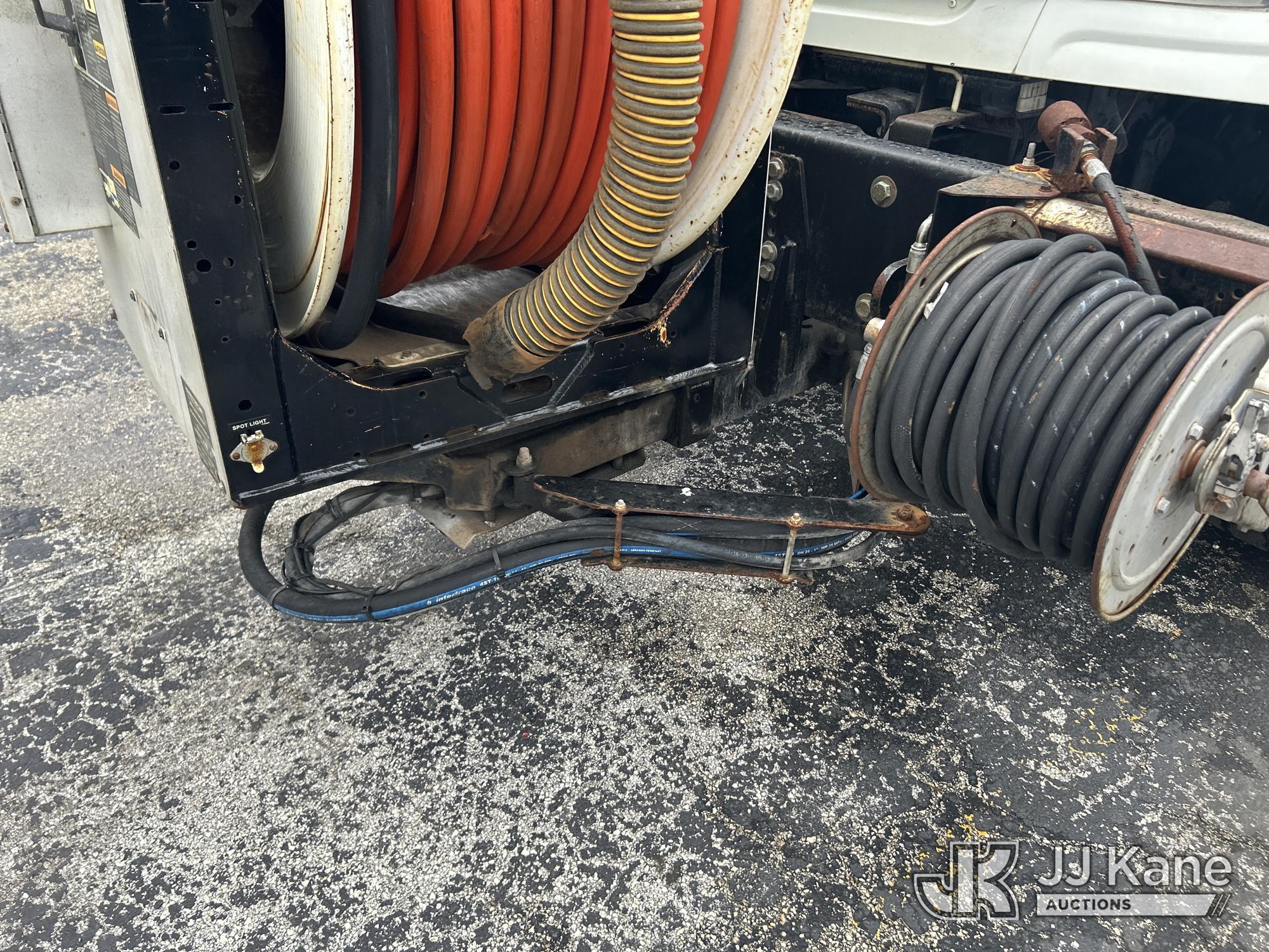 (West Palm Beach, FL) Vactor 2100, Vactor Unit mounted on 2013 International 7500 T/A Vacuum Excavat