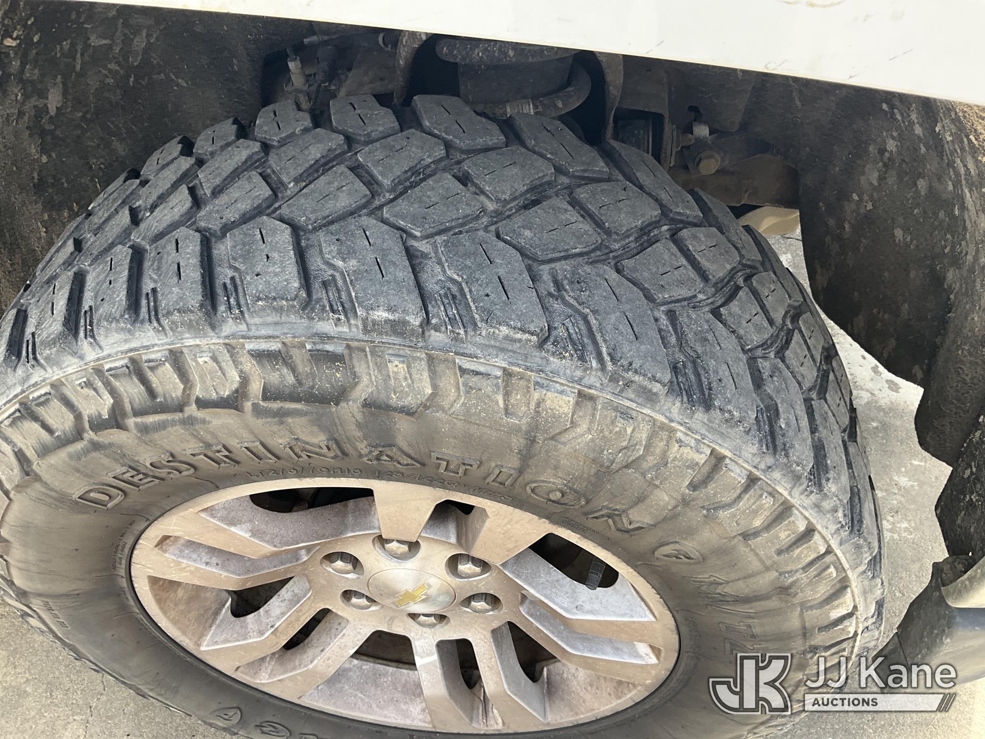 (Byram, MS) 2017 Chevrolet Silverado 1500 4x4 Crew-Cab Pickup Truck Runs & Moves) (Front Bumper Dama