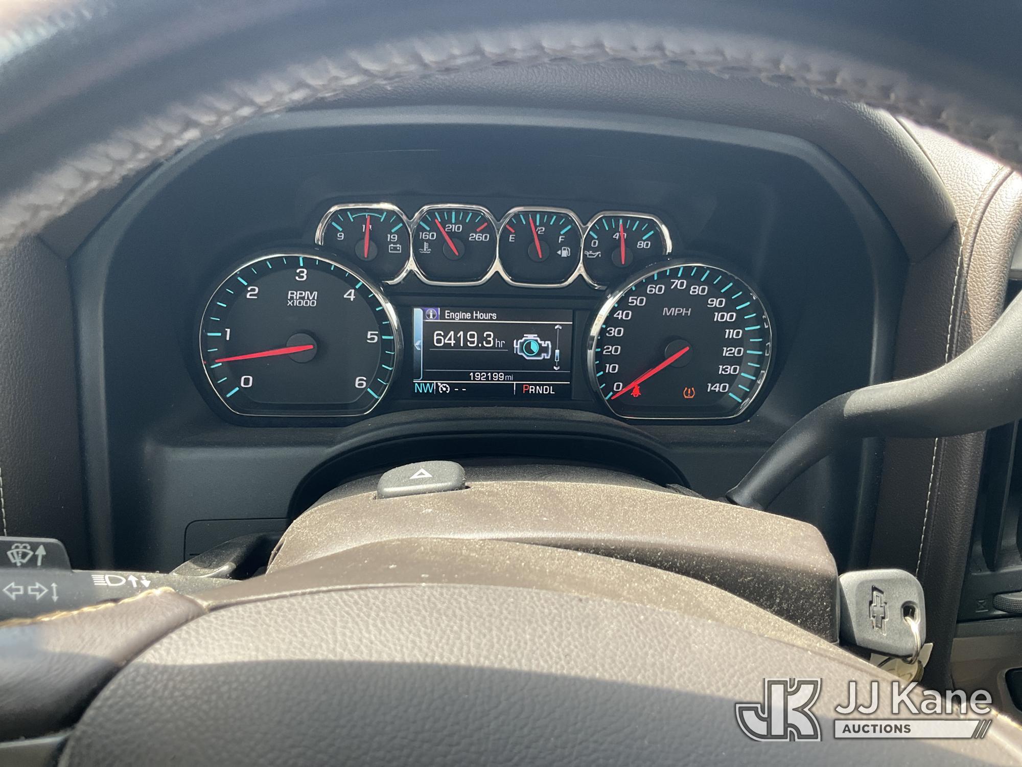 (Byram, MS) 2017 Chevrolet Silverado 1500 4x4 Crew-Cab Pickup Truck Runs & Moves) (Front Bumper Dama
