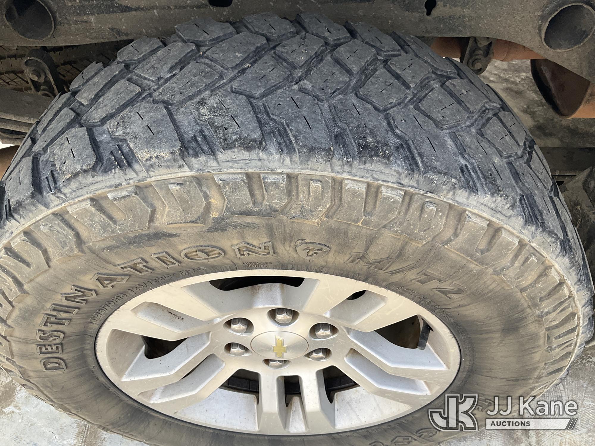 (Byram, MS) 2017 Chevrolet Silverado 1500 4x4 Crew-Cab Pickup Truck Runs & Moves) (Front Bumper Dama