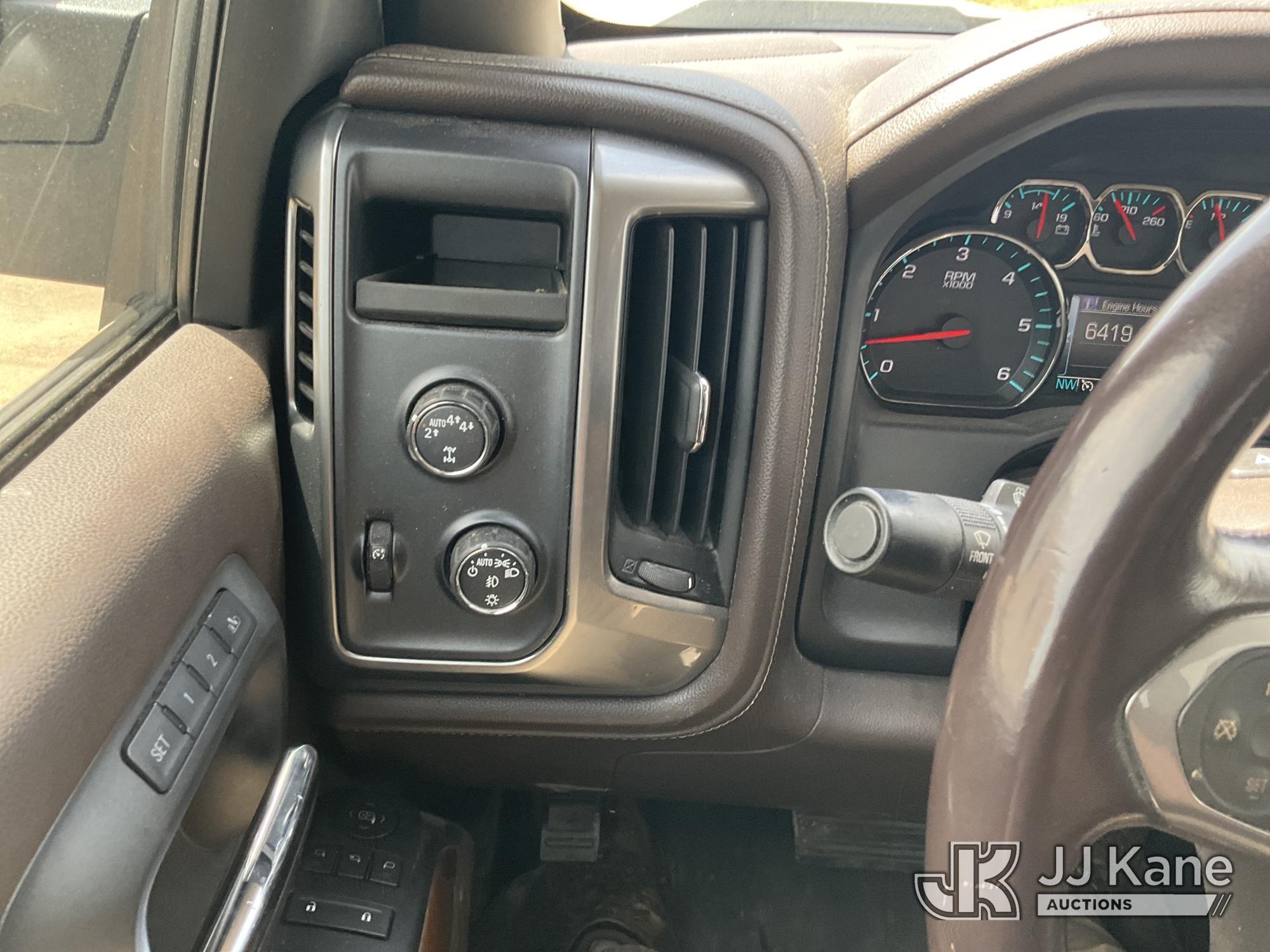 (Byram, MS) 2017 Chevrolet Silverado 1500 4x4 Crew-Cab Pickup Truck Runs & Moves) (Front Bumper Dama