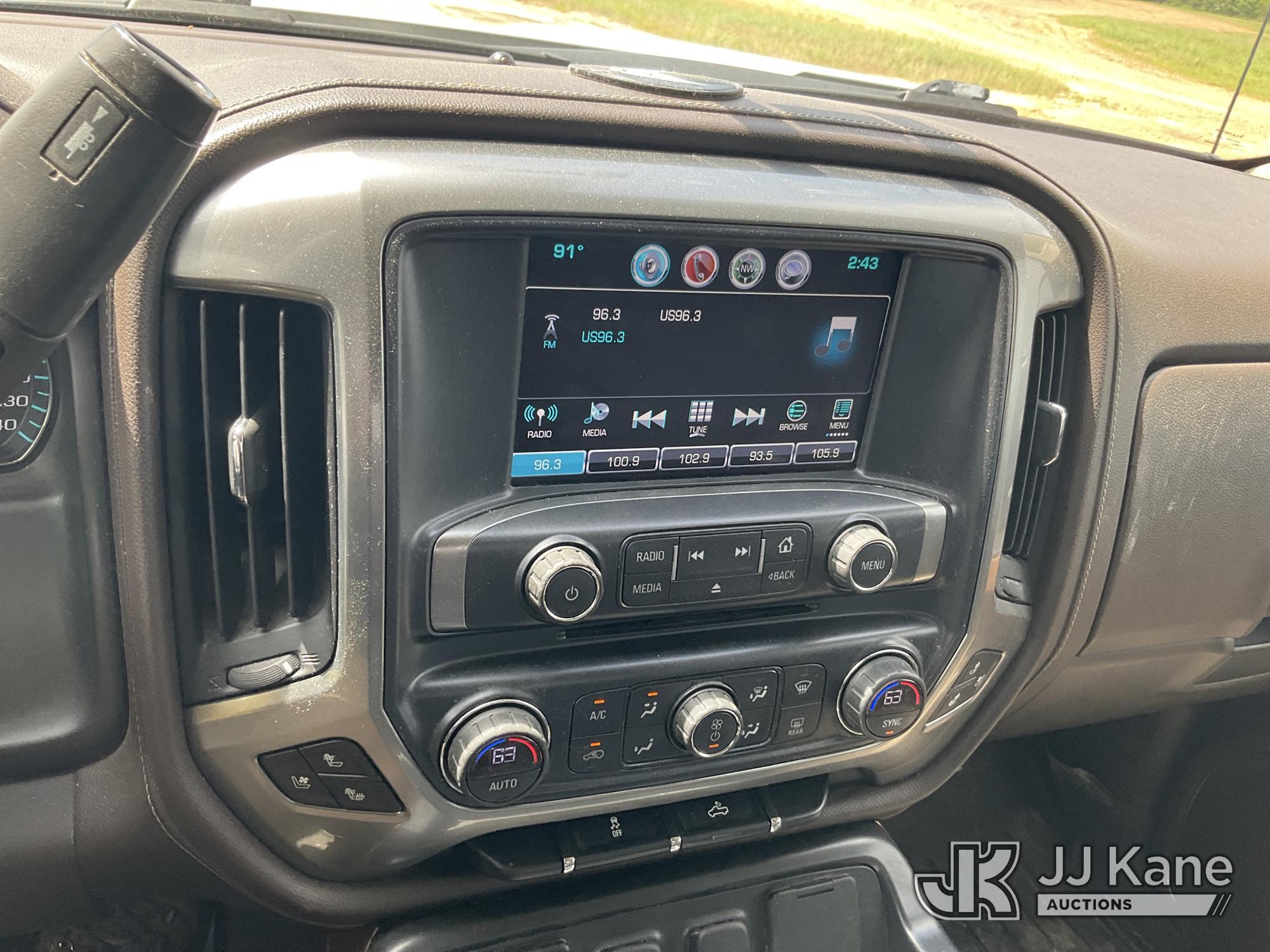 (Byram, MS) 2017 Chevrolet Silverado 1500 4x4 Crew-Cab Pickup Truck Runs & Moves) (Front Bumper Dama
