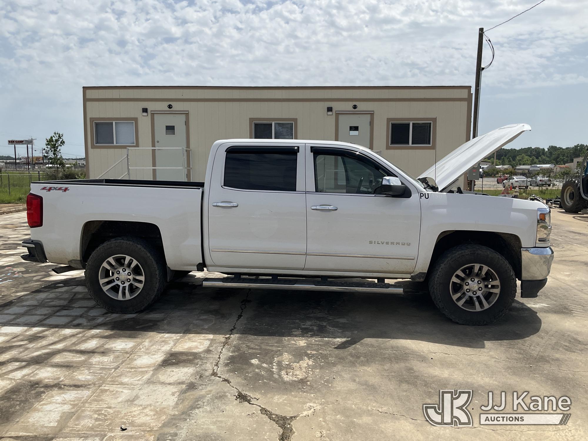 (Byram, MS) 2017 Chevrolet Silverado 1500 4x4 Crew-Cab Pickup Truck Runs & Moves) (Front Bumper Dama