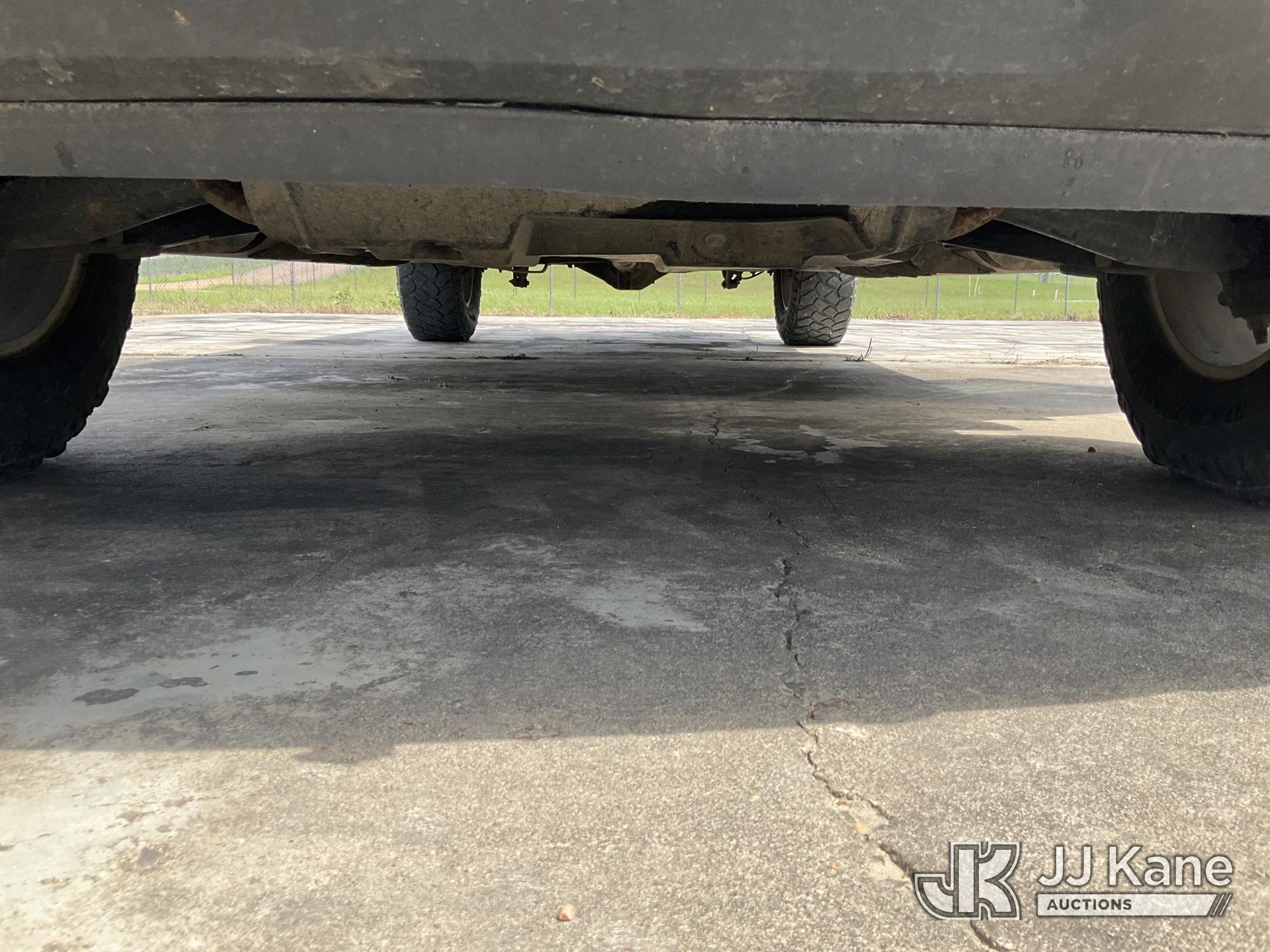 (Byram, MS) 2017 Chevrolet Silverado 1500 4x4 Crew-Cab Pickup Truck Runs & Moves) (Front Bumper Dama