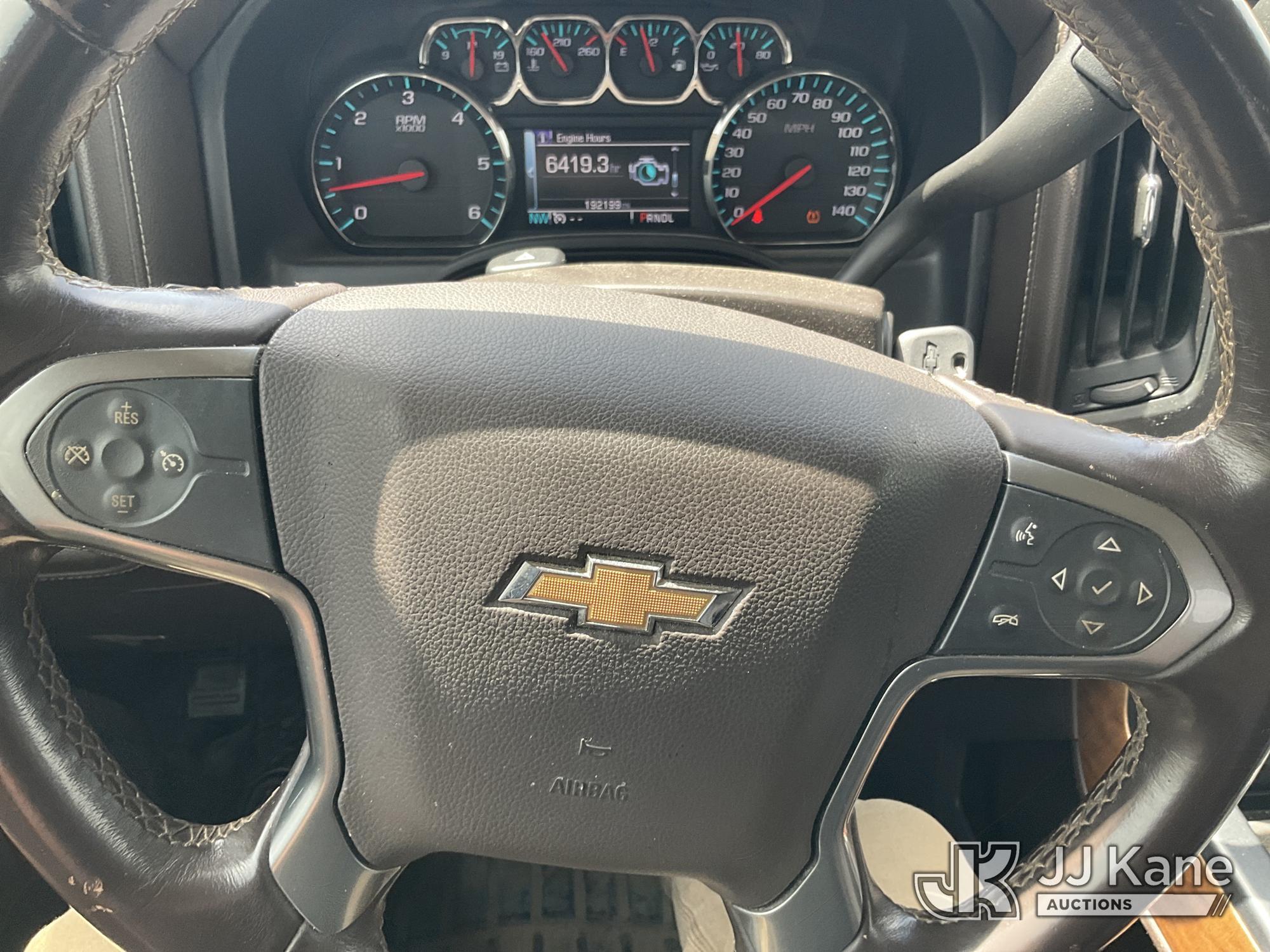 (Byram, MS) 2017 Chevrolet Silverado 1500 4x4 Crew-Cab Pickup Truck Runs & Moves) (Front Bumper Dama