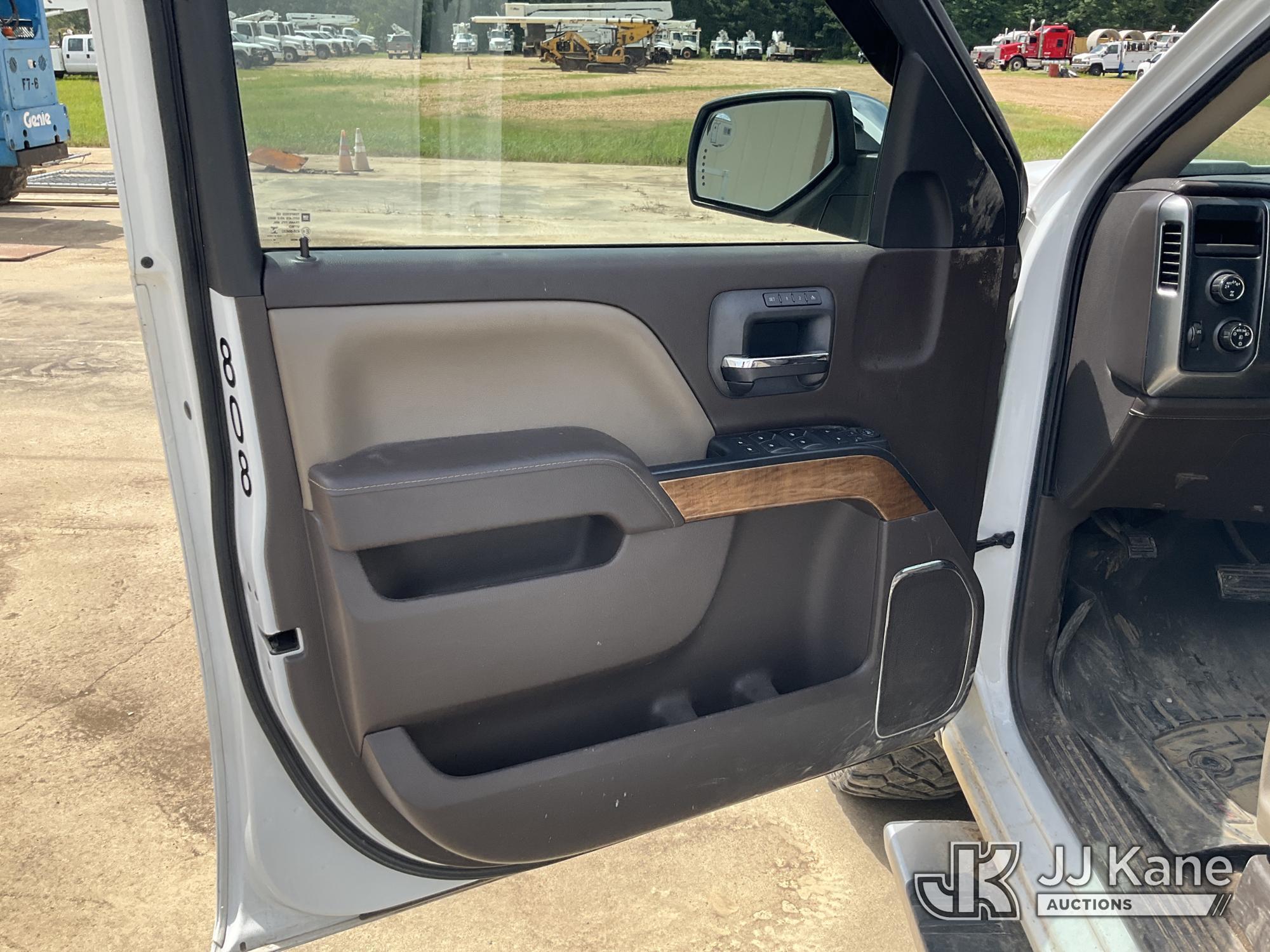 (Byram, MS) 2017 Chevrolet Silverado 1500 4x4 Crew-Cab Pickup Truck Runs & Moves) (Front Bumper Dama