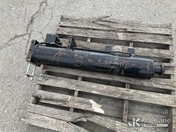(Kansas City, MO) Hydraulic Cylinder NOTE: This unit is being sold AS IS/WHERE IS via Timed Auction
