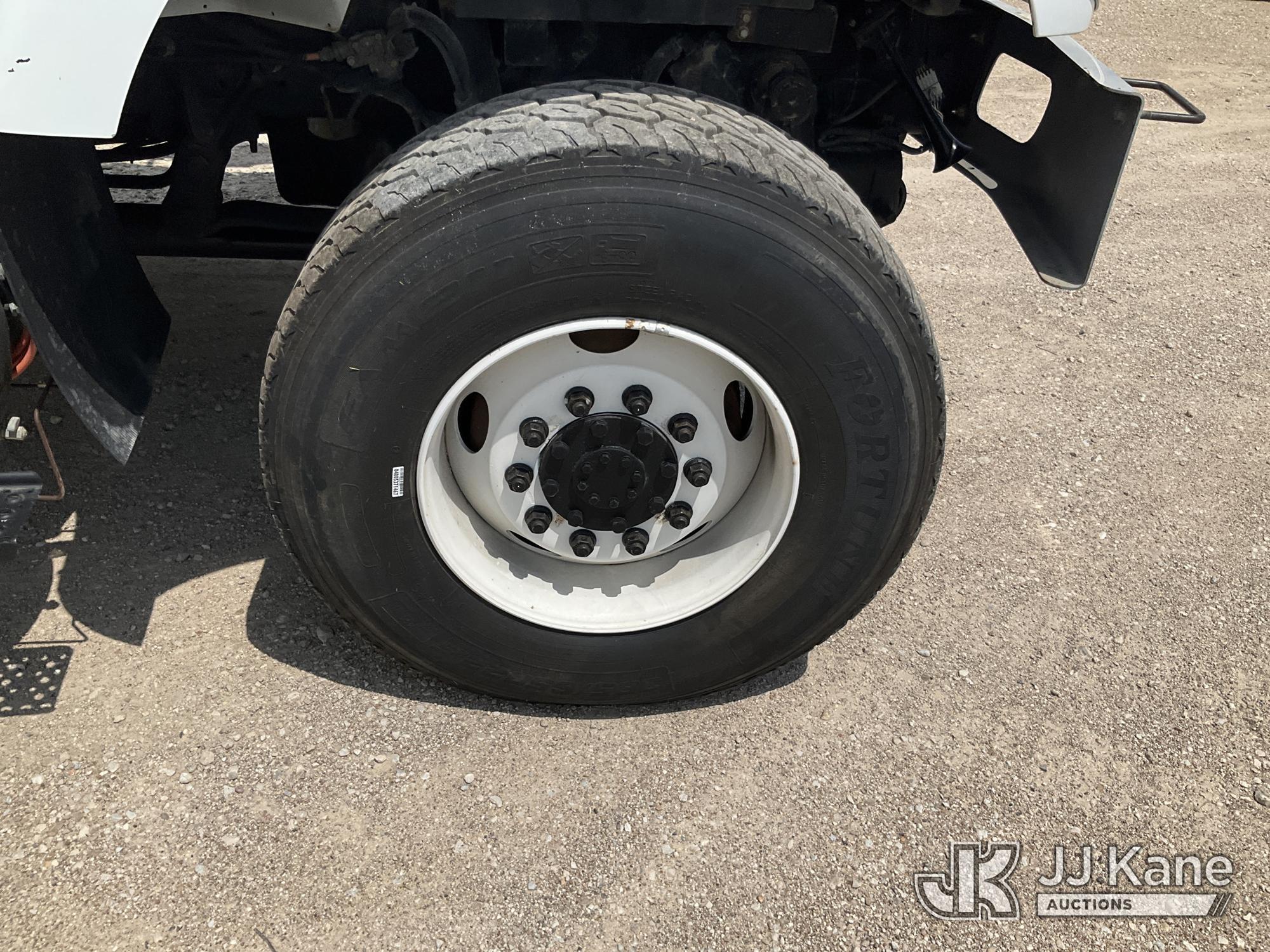 (Waxahachie, TX) Altec D4065B-TR, Digger Derrick rear mounted on 2013 International 7400 6x6 T/A Uti