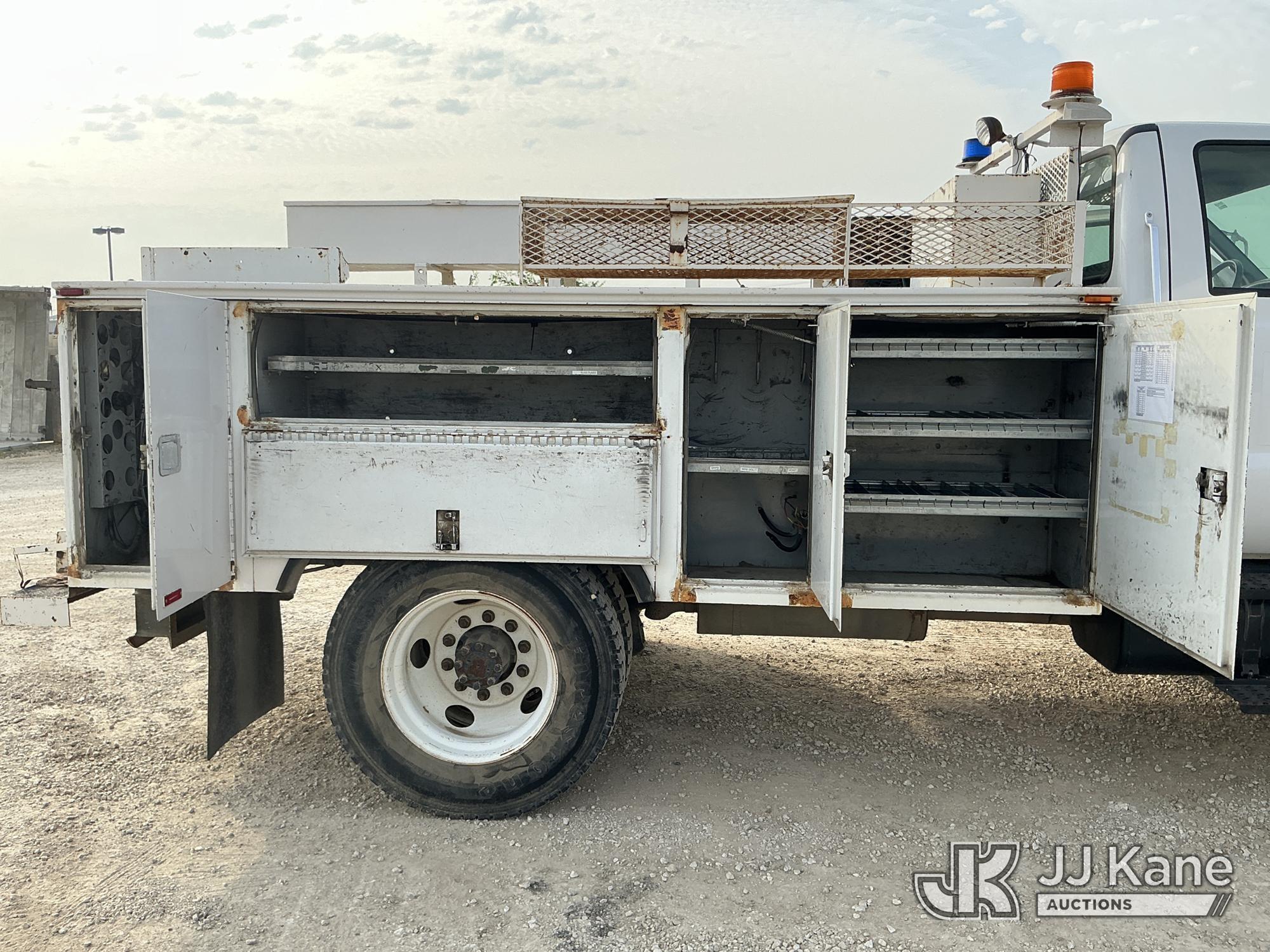 (San Antonio, TX) 2004 Ford F-650 Service Truck, Utility Company Owned and Maintained Runs & Moves)