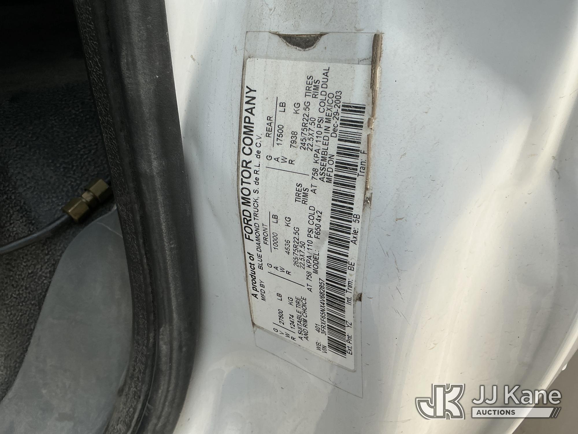(San Antonio, TX) 2004 Ford F-650 Service Truck, Utility Company Owned and Maintained Runs & Moves)