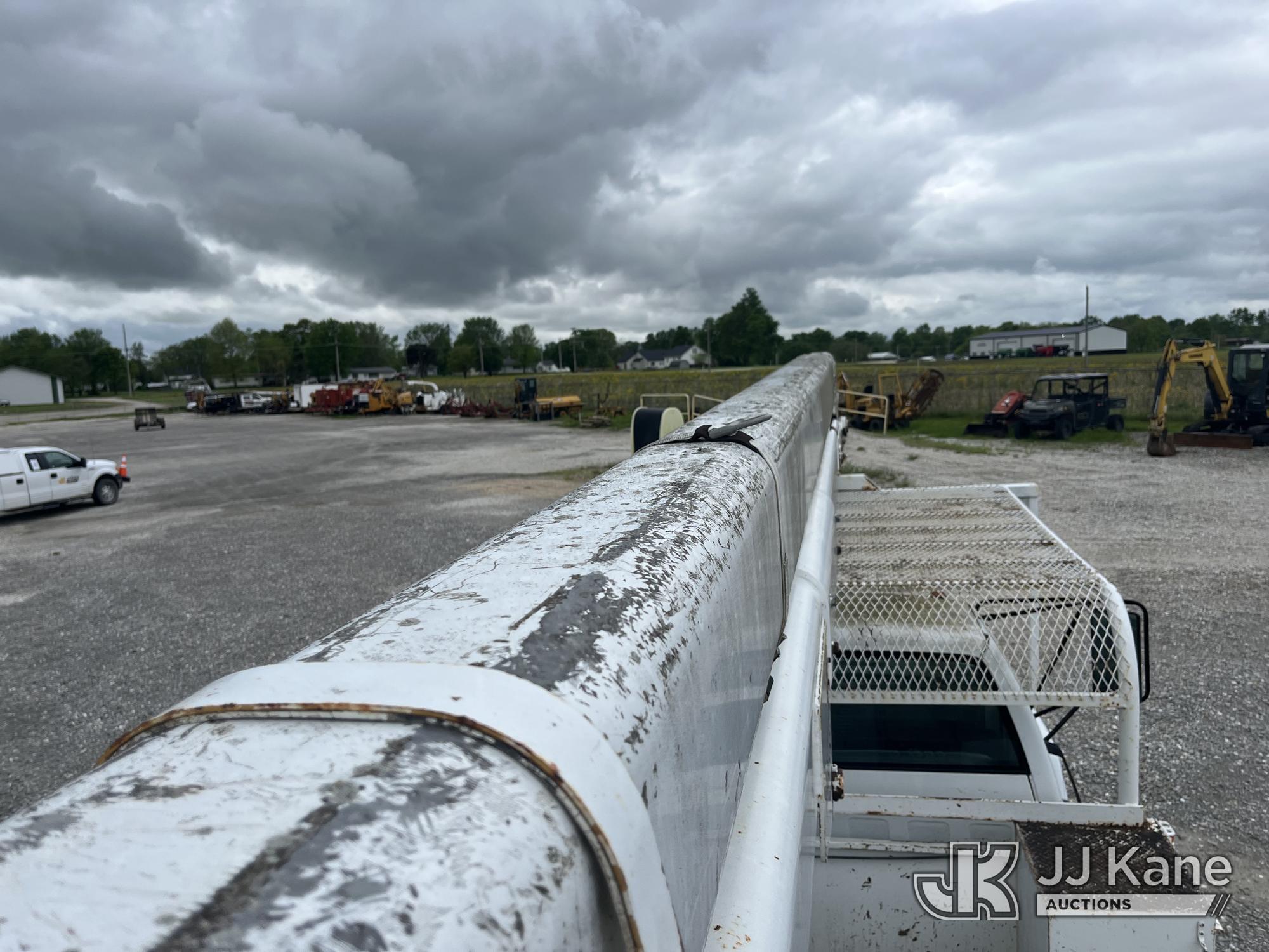 (Hawk Point, MO) Teco V5A-55IP-2TFE2, Bucket Truck rear mounted on 2000 GMC C7H042 Utility Truck Run