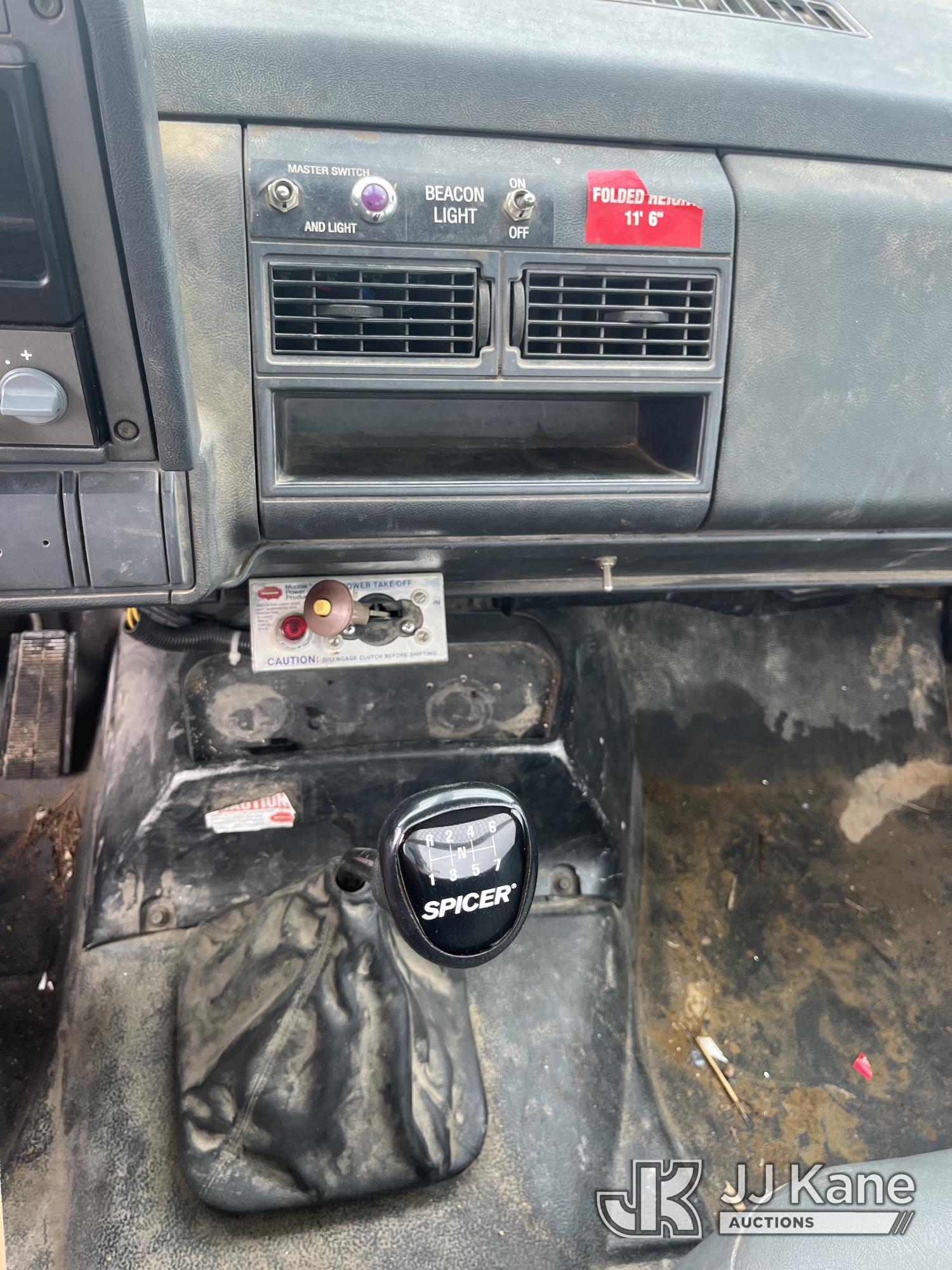 (Hawk Point, MO) Teco V5A-55IP-2TFE2, Bucket Truck rear mounted on 2000 GMC C7H042 Utility Truck Run