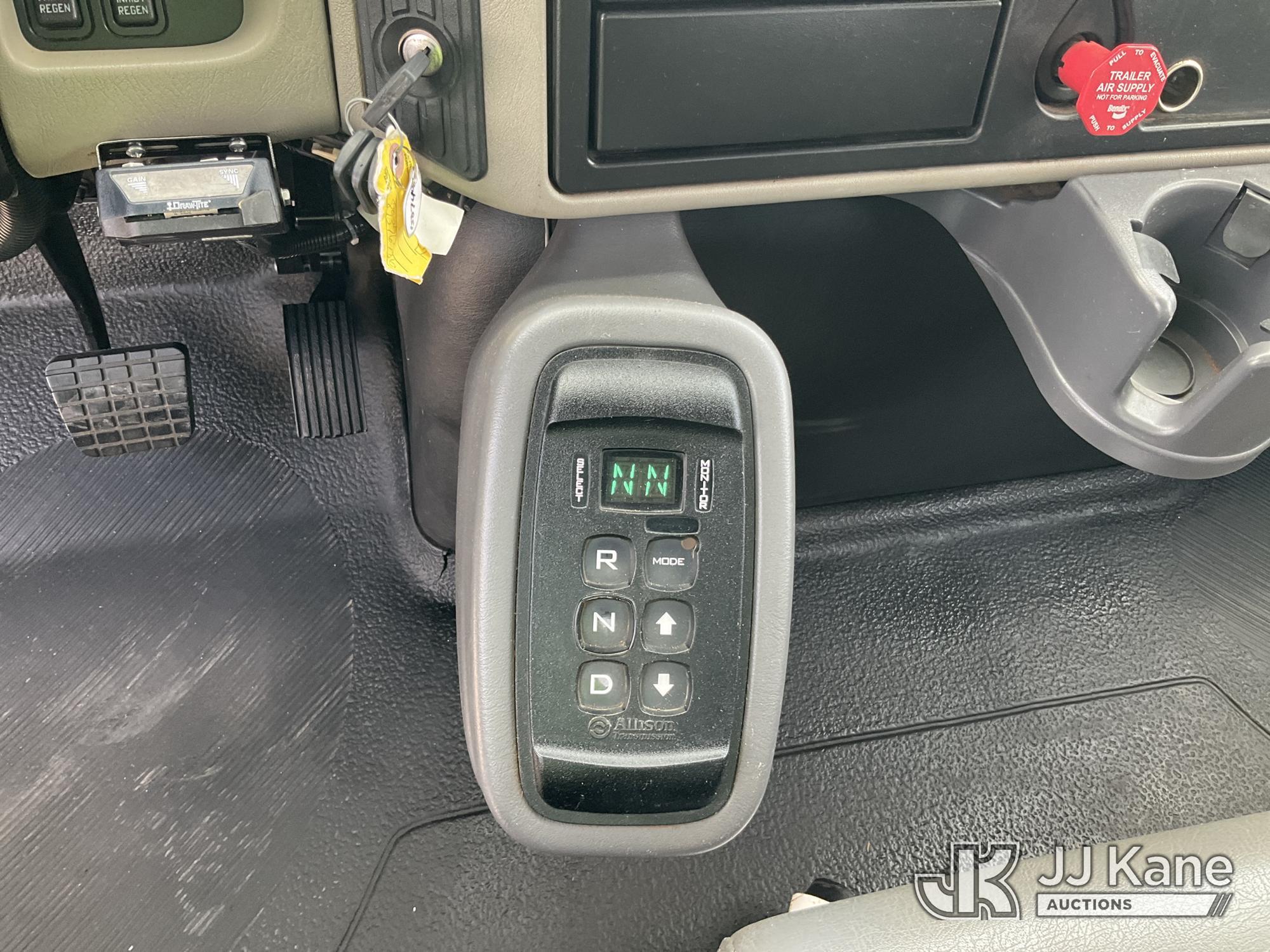 (Waxahachie, TX) Altec D4065B-TR, Digger Derrick rear mounted on 2013 International 7400 6x6 T/A Uti