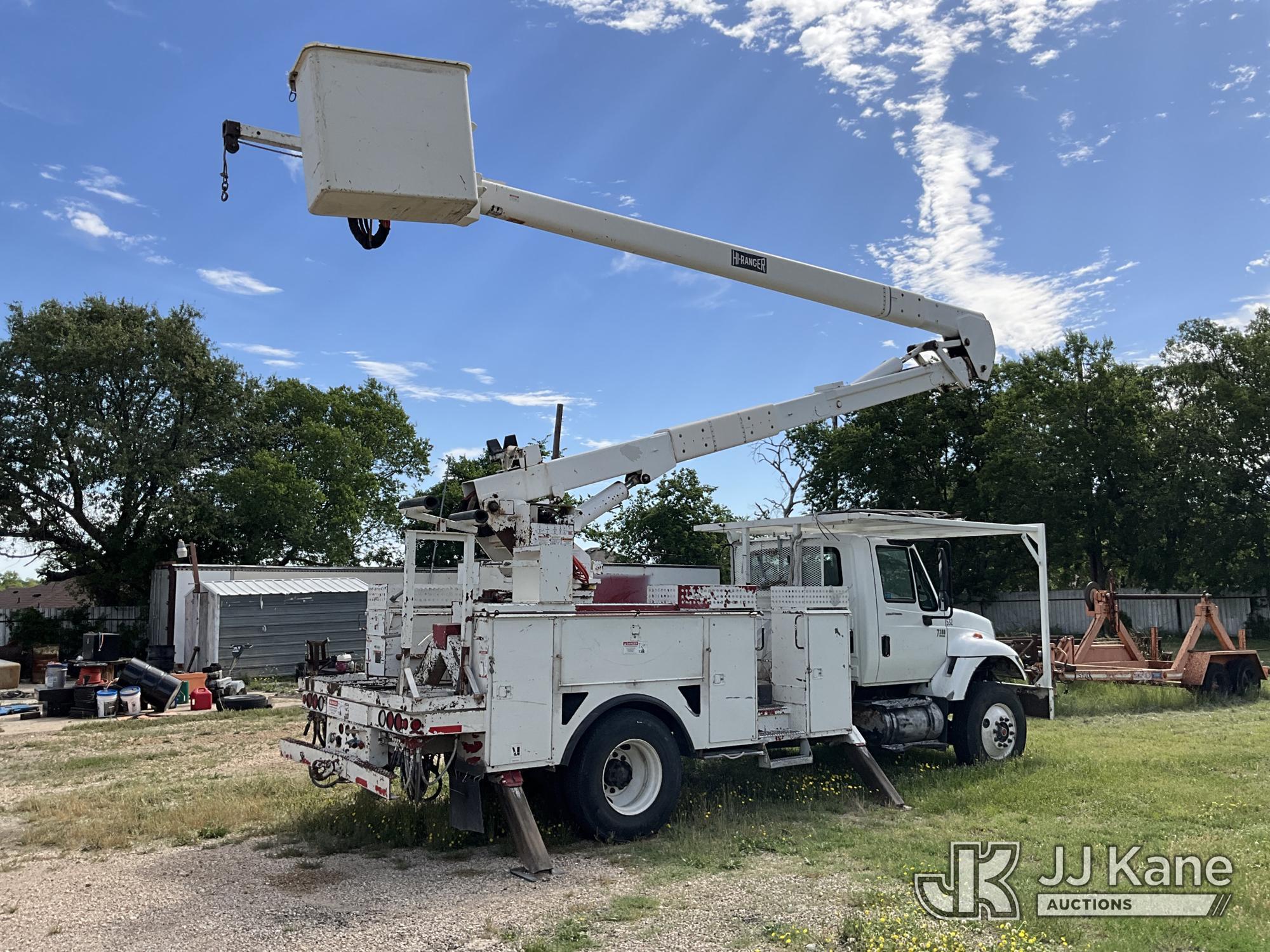 (Killeen, TX) HiRanger 5TC-55, Material Handling Bucket Truck rear mounted on 2006 International 730