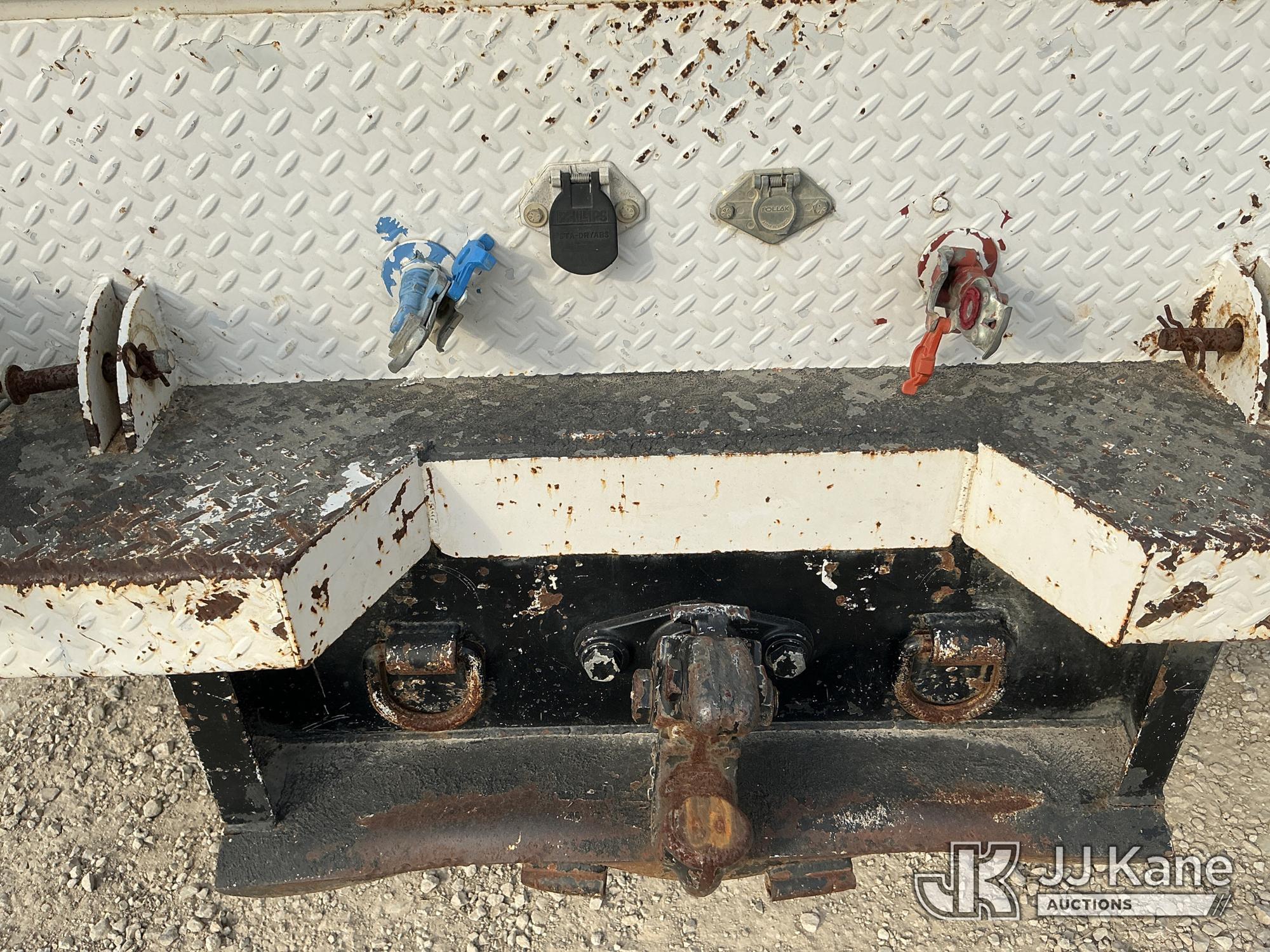 (San Antonio, TX) 2004 Ford F-650 Service Truck, Utility Company Owned and Maintained Runs & Moves)