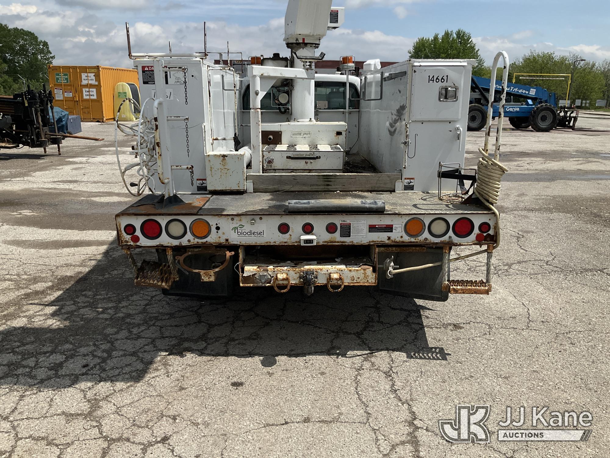 (Kansas City, MO) Altec AT37G, Articulating & Telescopic Bucket Truck mounted behind cab on 2015 For
