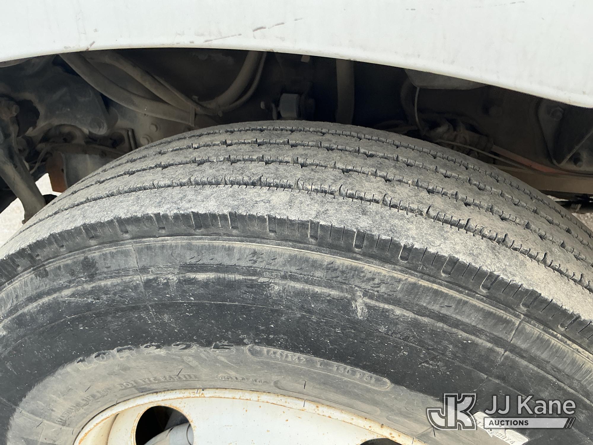 (San Antonio, TX) 2004 Ford F-650 Service Truck, Utility Company Owned and Maintained Runs & Moves)