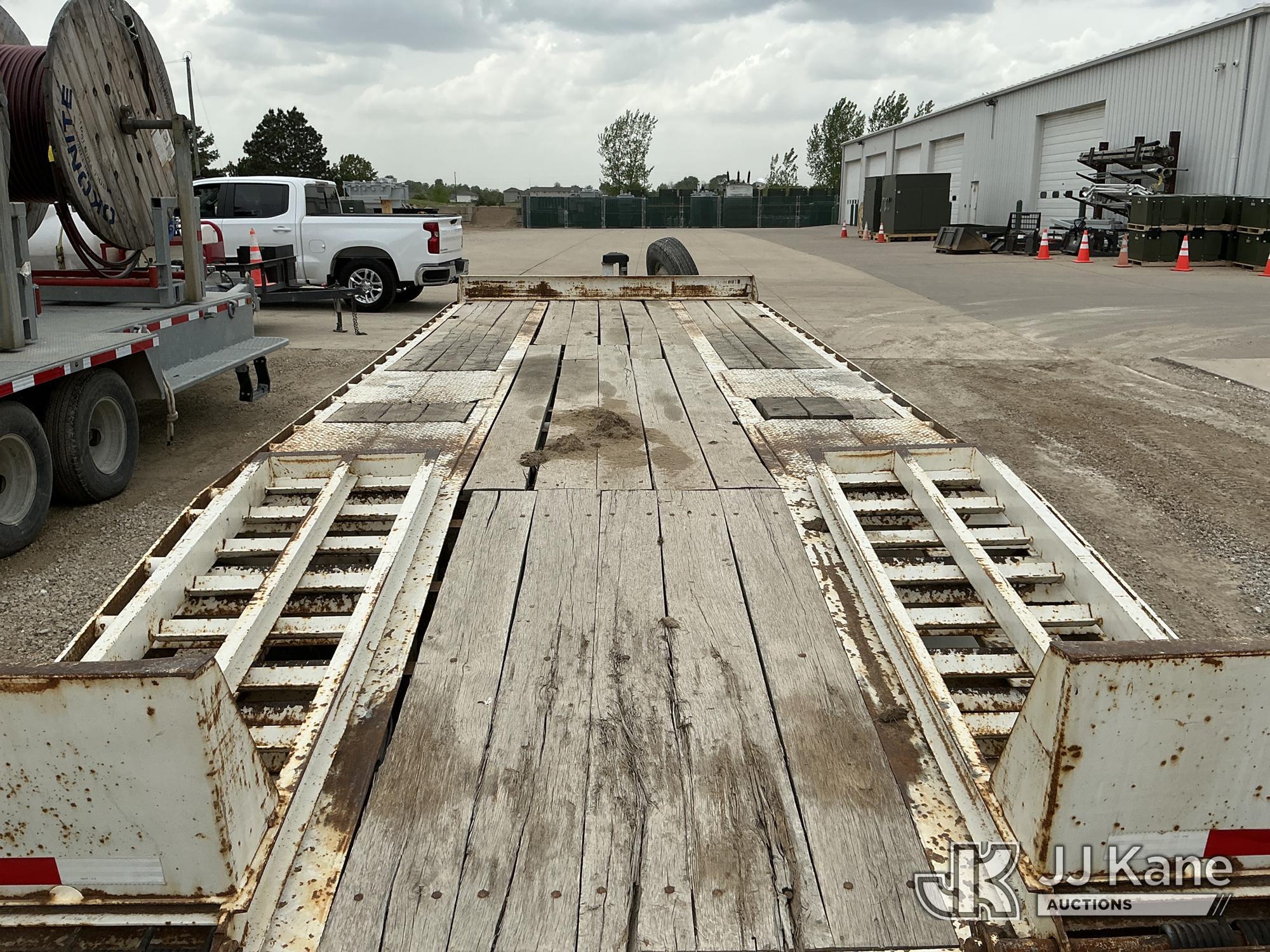 (Marion, IA) 2007 Eager Beaver 10HA-PT T/A Tagalong Equipment Trailer