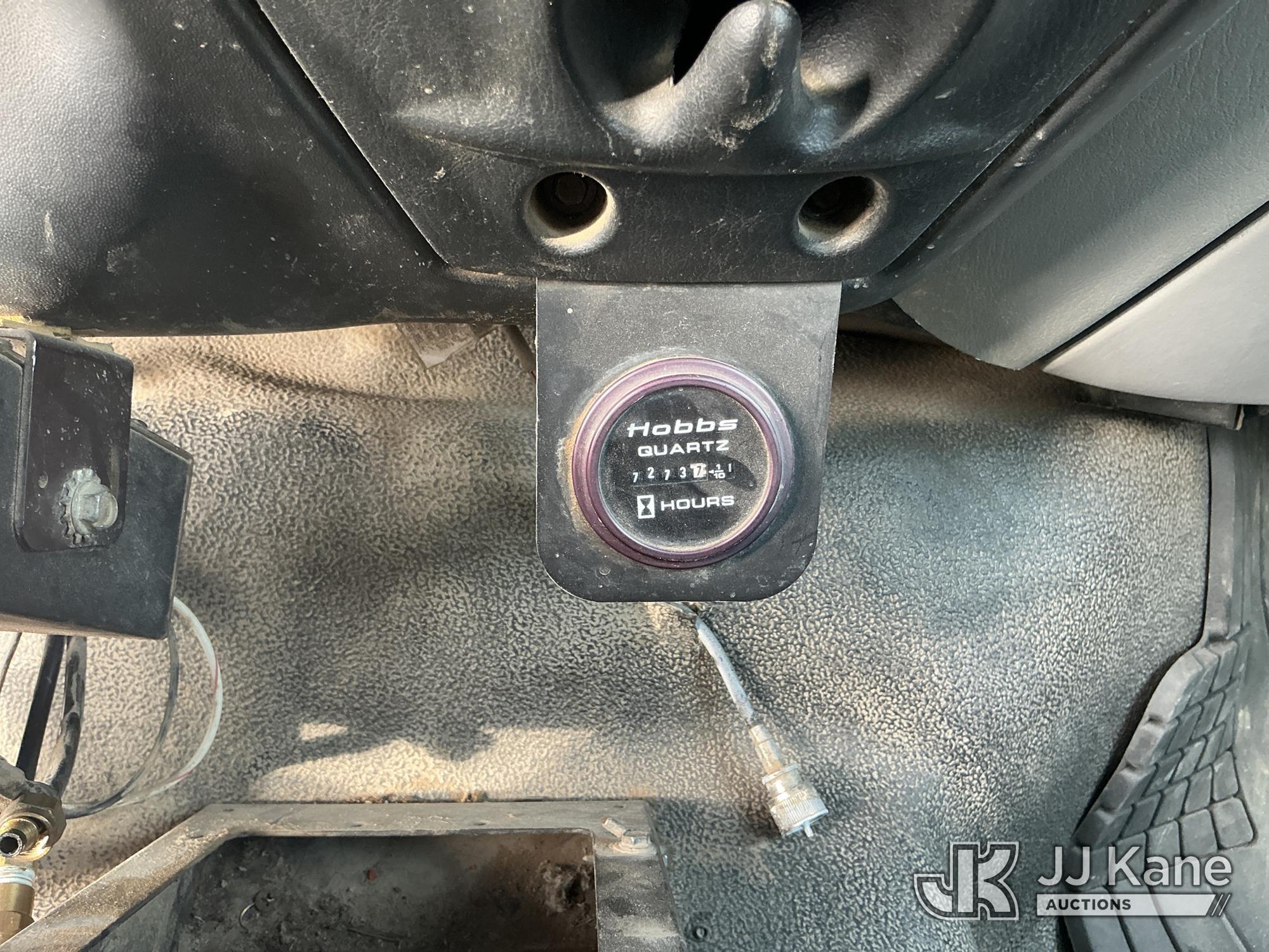 (San Antonio, TX) 2004 Ford F-650 Service Truck, Utility Company Owned and Maintained Runs & Moves)