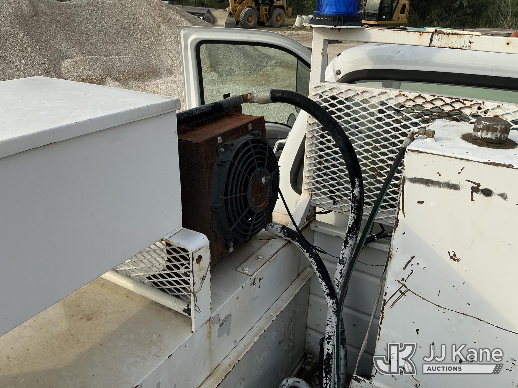(San Antonio, TX) 2004 Ford F-650 Service Truck, Utility Company Owned and Maintained Runs & Moves)