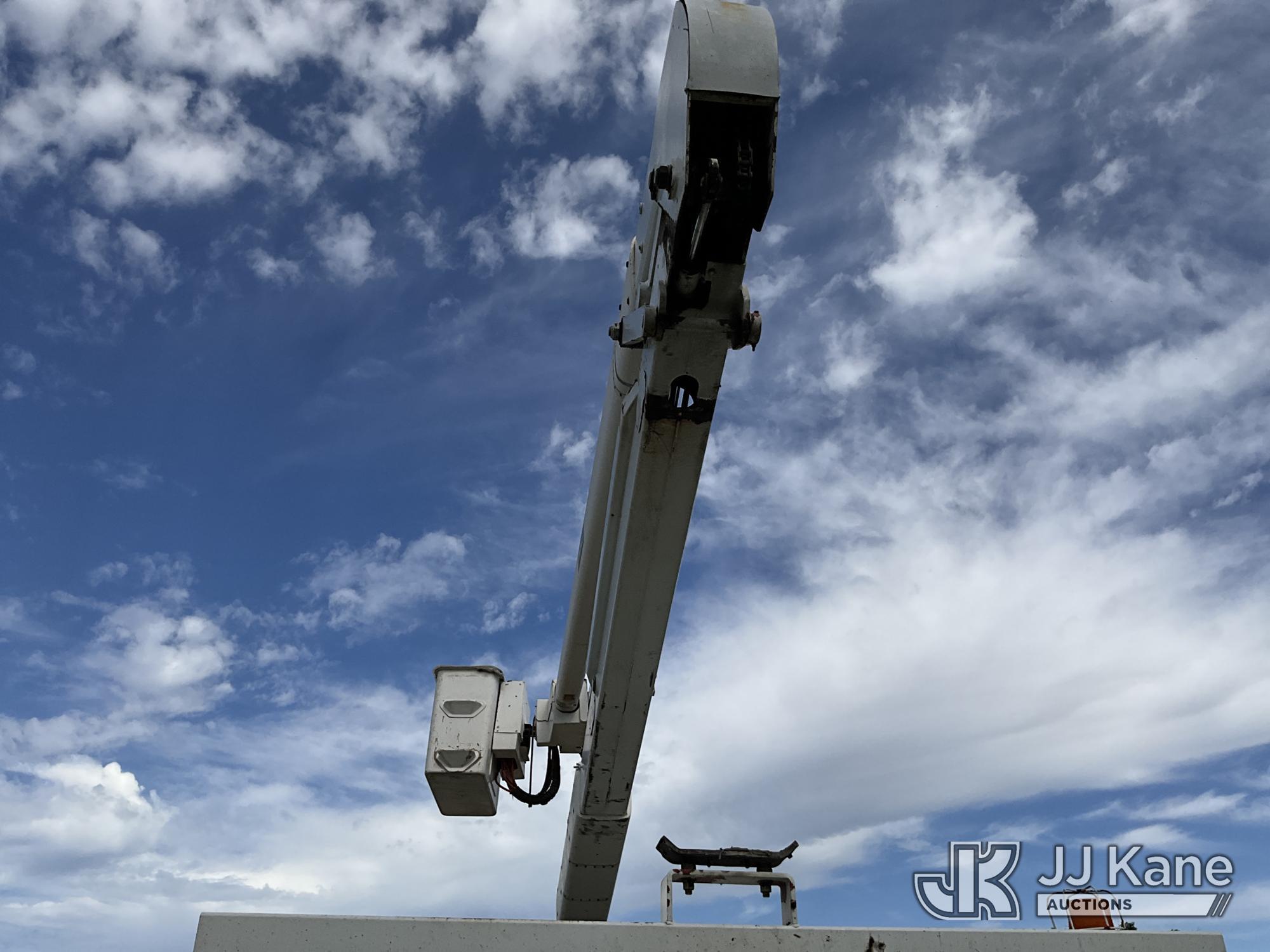 (Killeen, TX) HiRanger 5TC-55, Material Handling Bucket Truck rear mounted on 2006 International 730