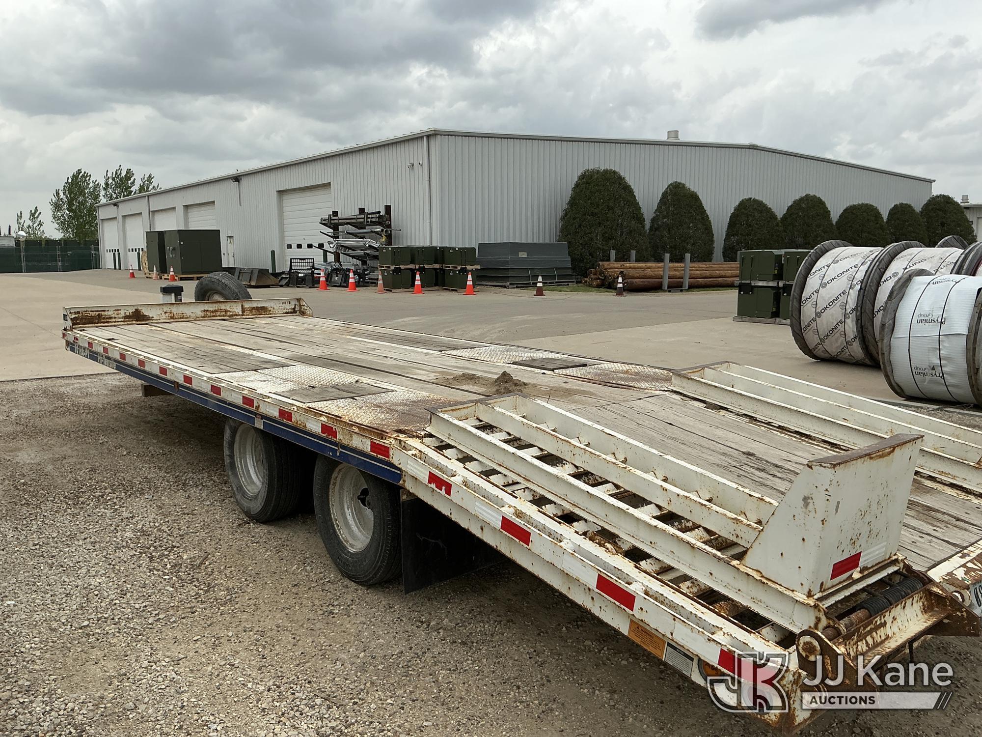 (Marion, IA) 2007 Eager Beaver 10HA-PT T/A Tagalong Equipment Trailer