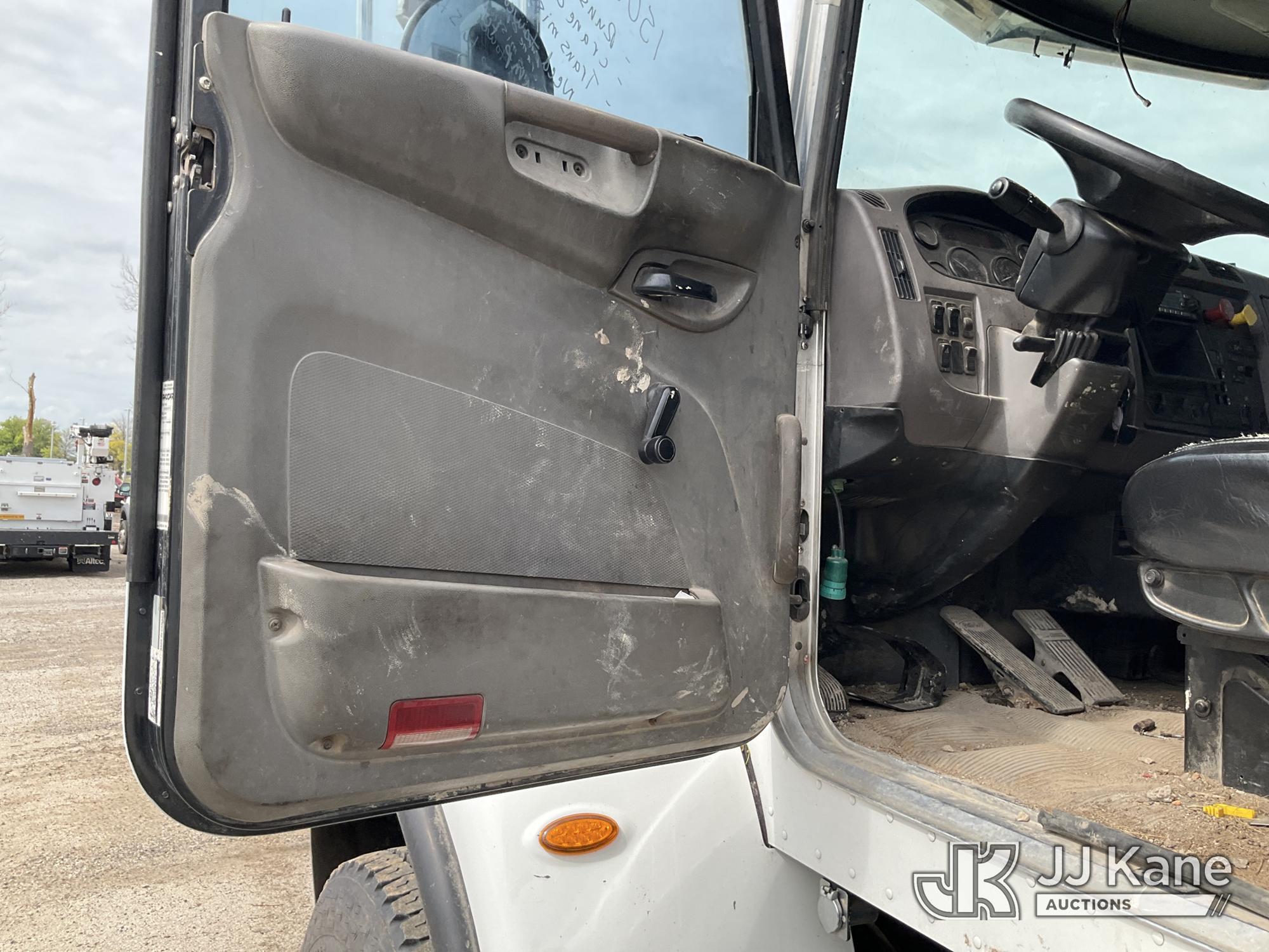 (Kansas City, MO) 2017 PETERBILT 337 Mechanics Service Truck Runs, Crane Operates) (Does Not Move, J