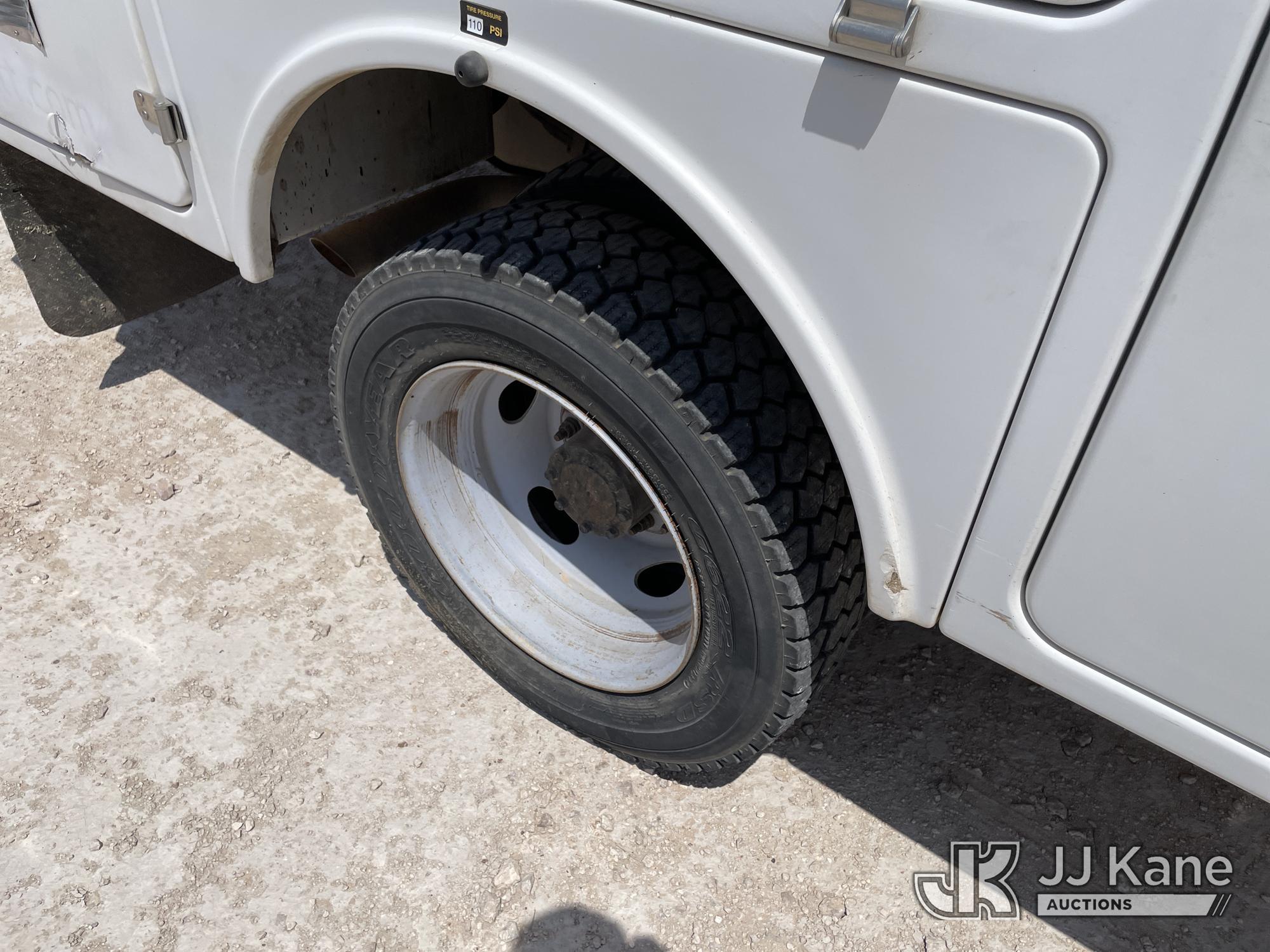 (Odessa, TX) Altec AT200-A, Telescopic Non-Insulated Bucket Truck mounted behind cab on 2012 Ford F4