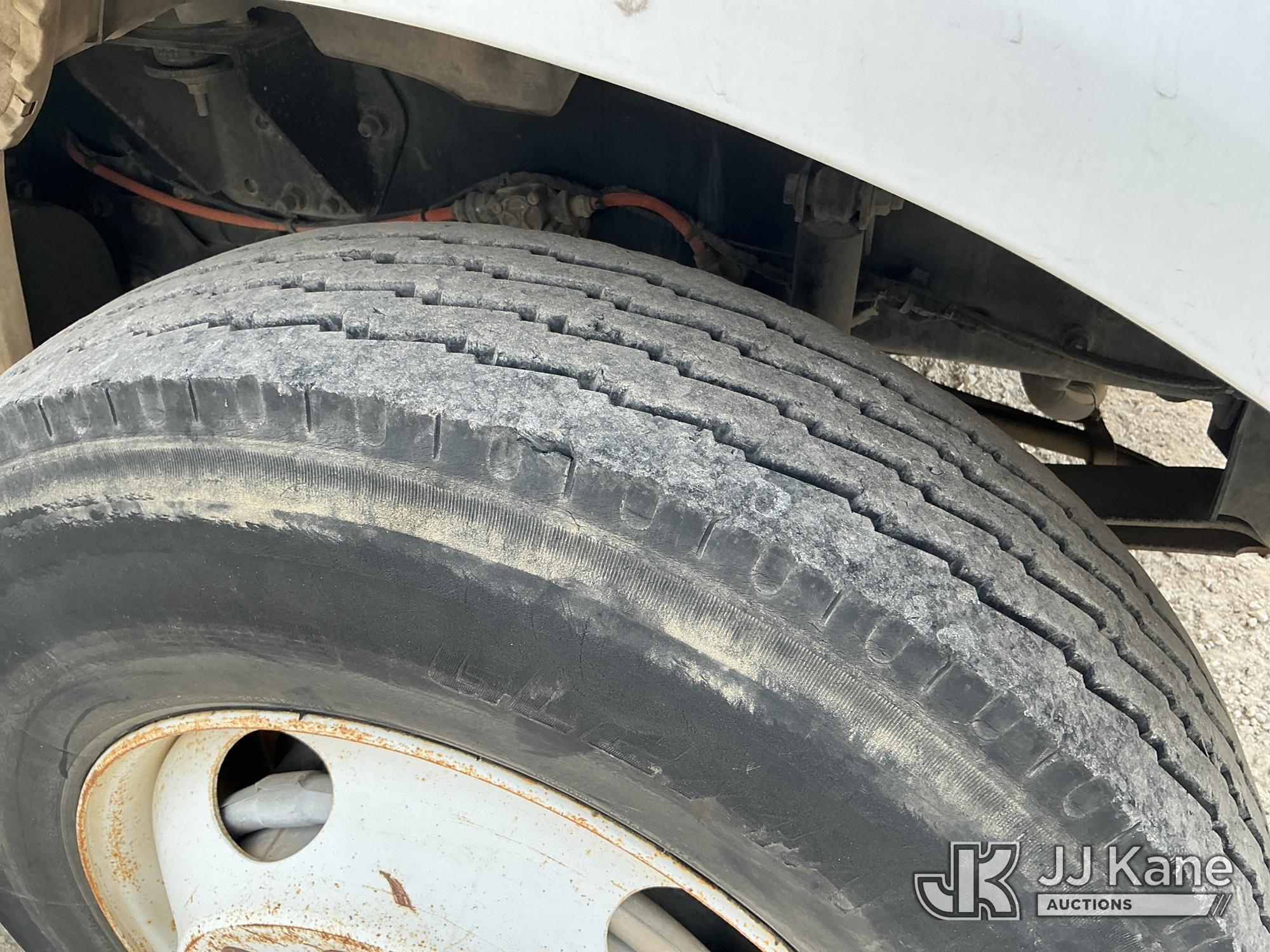 (San Antonio, TX) 2004 Ford F-650 Service Truck, Utility Company Owned and Maintained Runs & Moves)