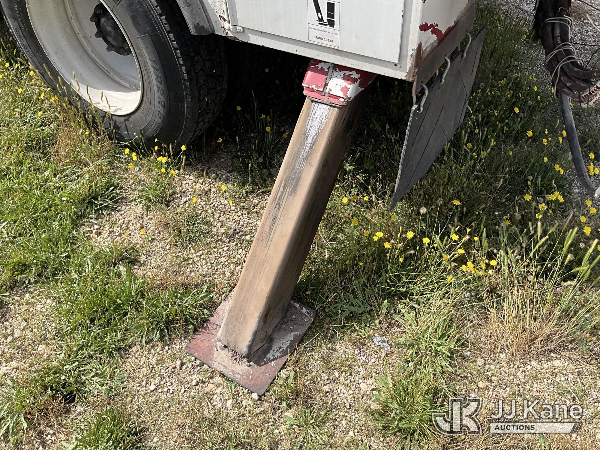 (Killeen, TX) HiRanger 5TC-55, Material Handling Bucket Truck rear mounted on 2006 International 730