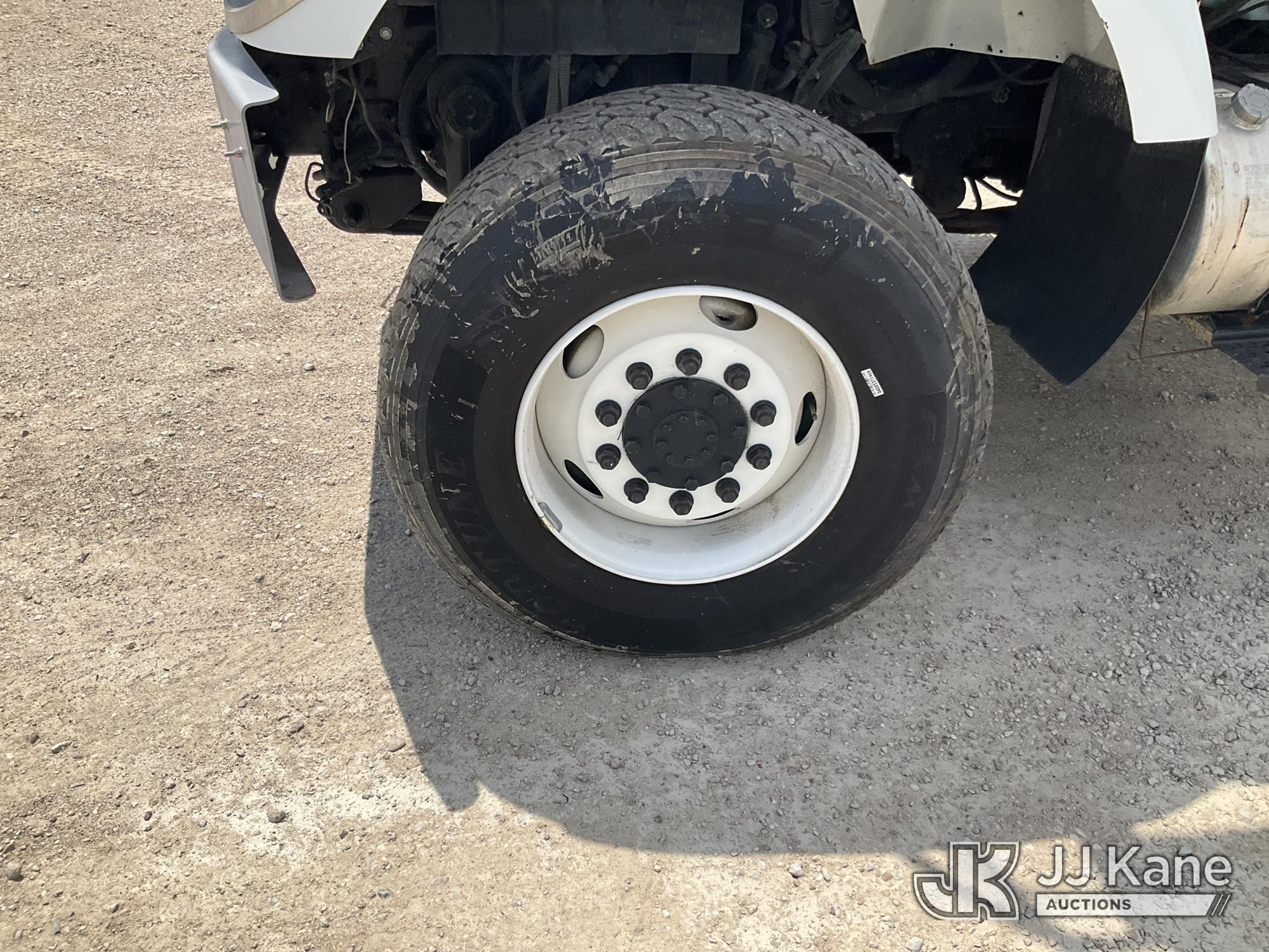 (Waxahachie, TX) Altec D4065B-TR, Digger Derrick rear mounted on 2013 International 7400 6x6 T/A Uti