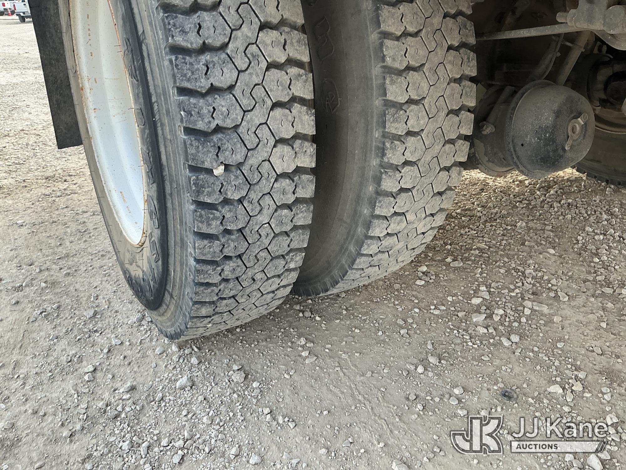 (San Antonio, TX) 2004 Ford F-650 Service Truck, Utility Company Owned and Maintained Runs & Moves)