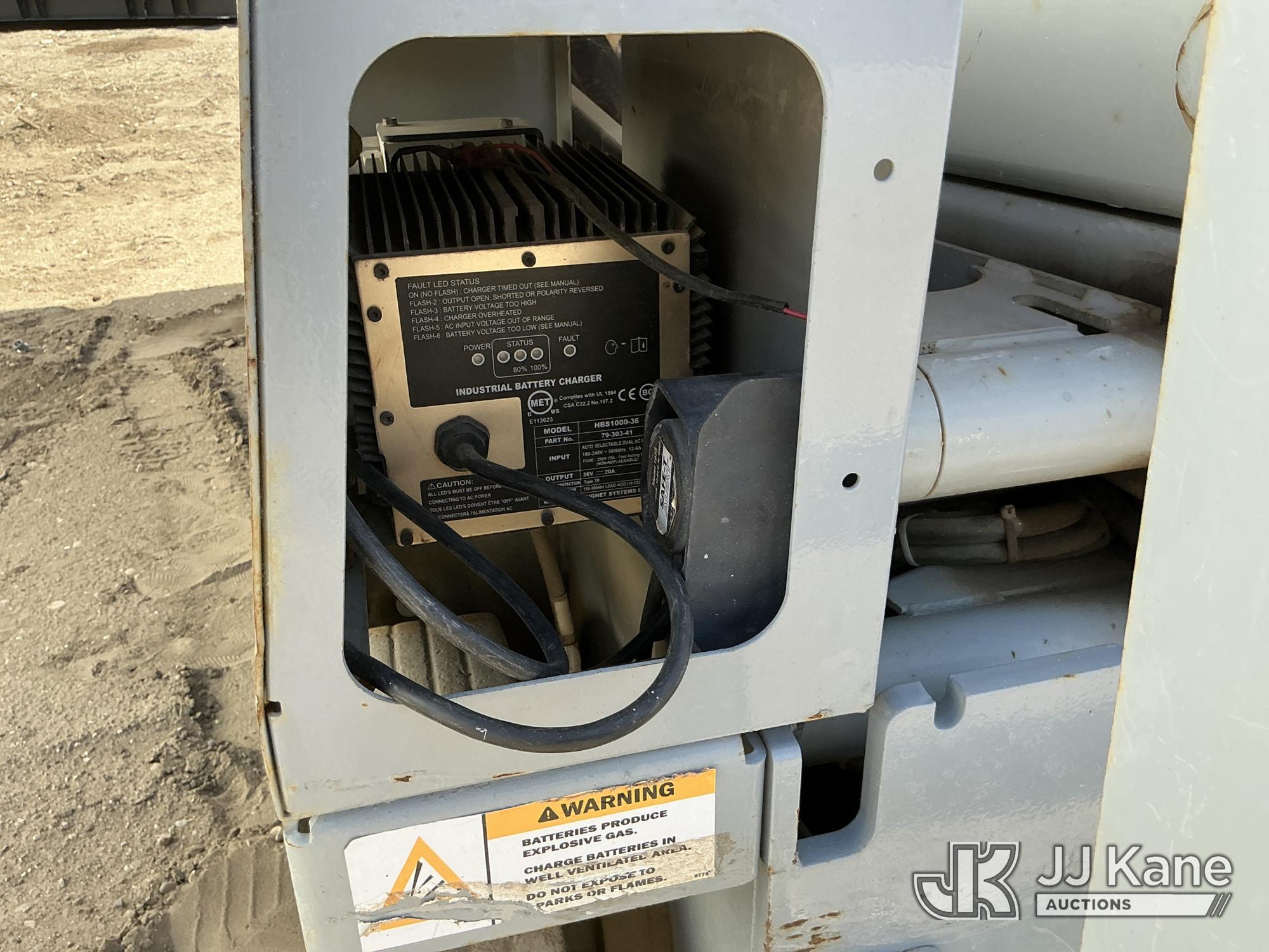 (Minot, ND) 2000 MEC 3247ES Self-Propelled Scissor Lift Condition Unknown